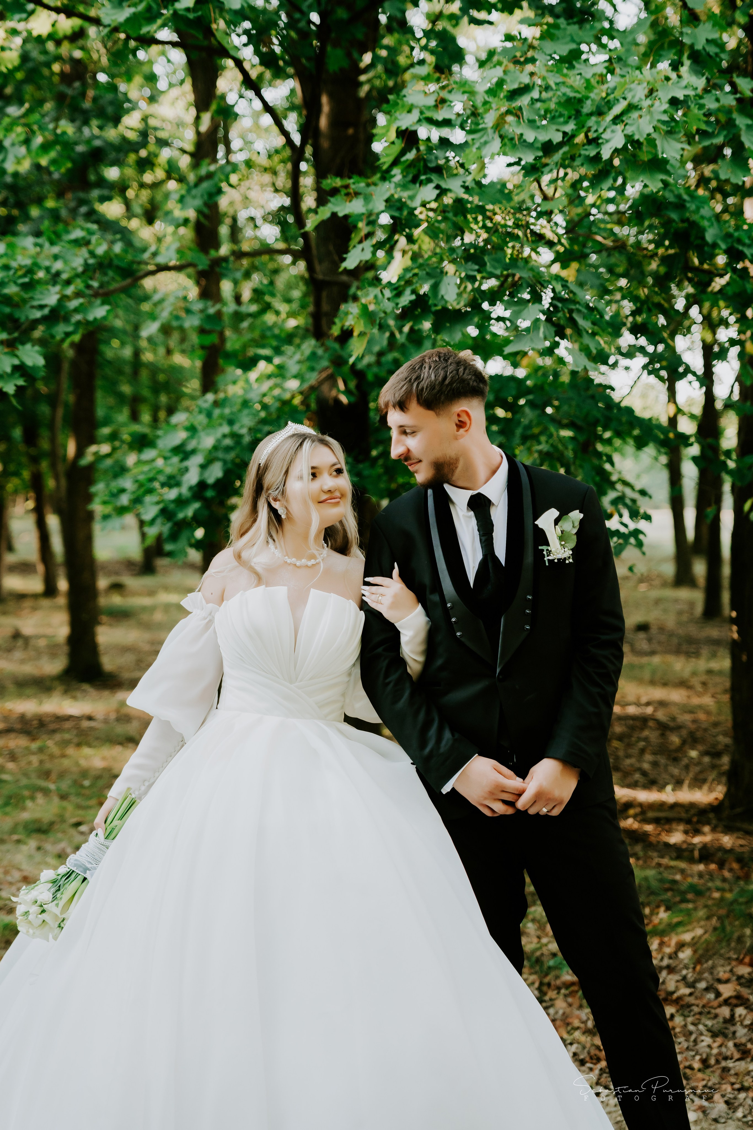 Bianca & Iulian. Sebastian Purusniuc Fotograf - Iasi