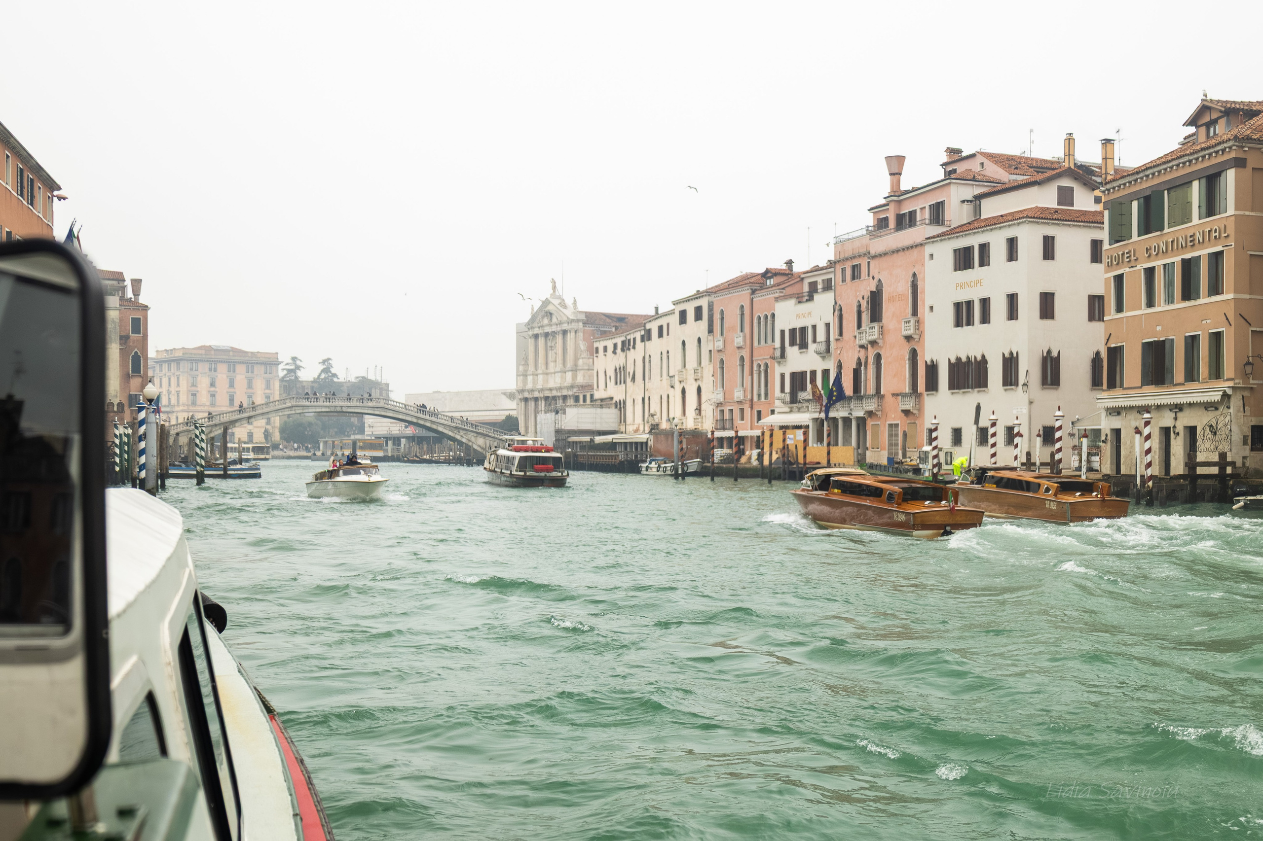 Veneția. Fotograf. Lucrez cu oameni, produse și spații. Portret și fotografie creativă. Bacău, România. Lidia Savinoiu