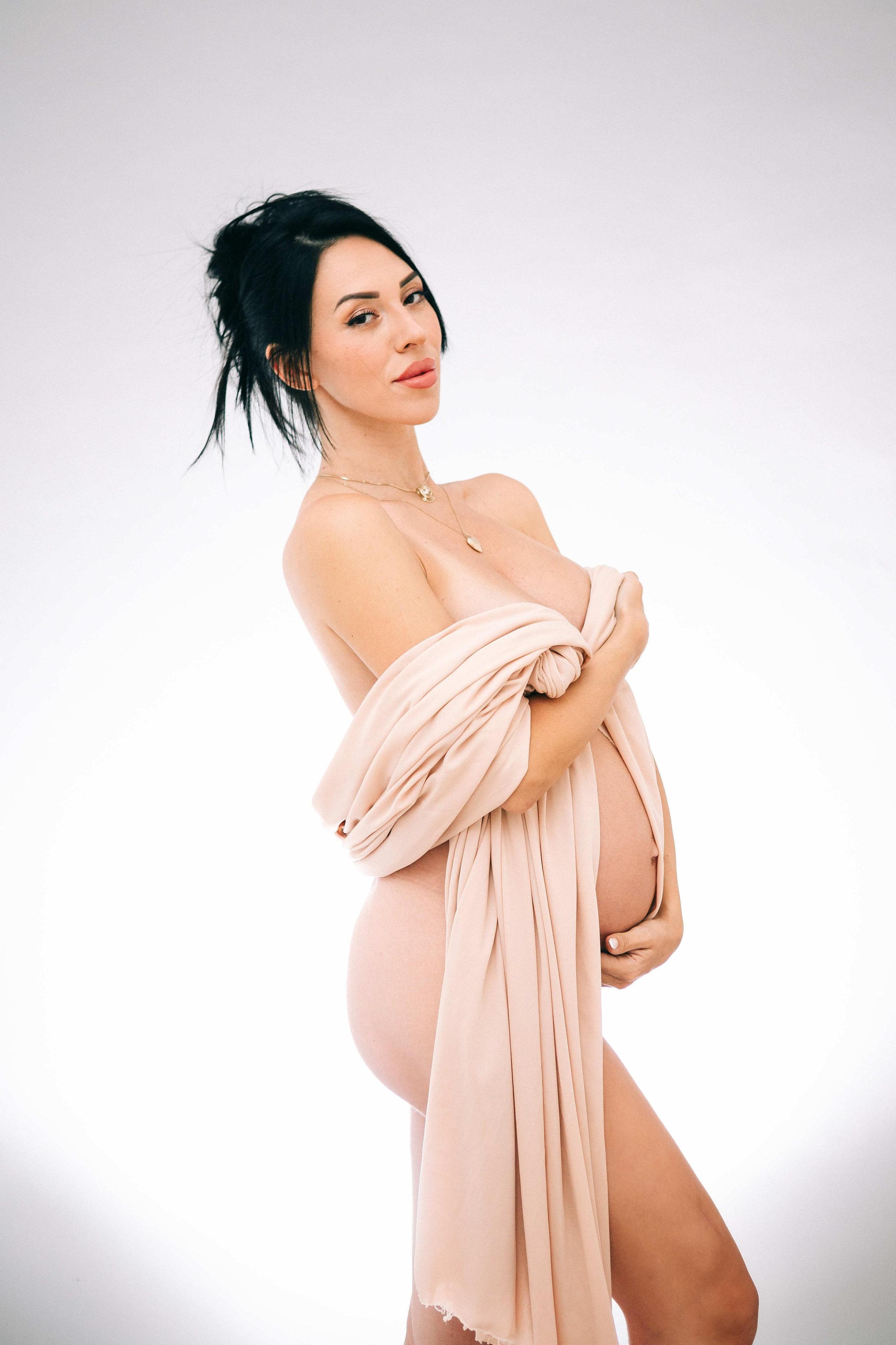 STUDIO SHOOTING. Https://shi-photo.com/