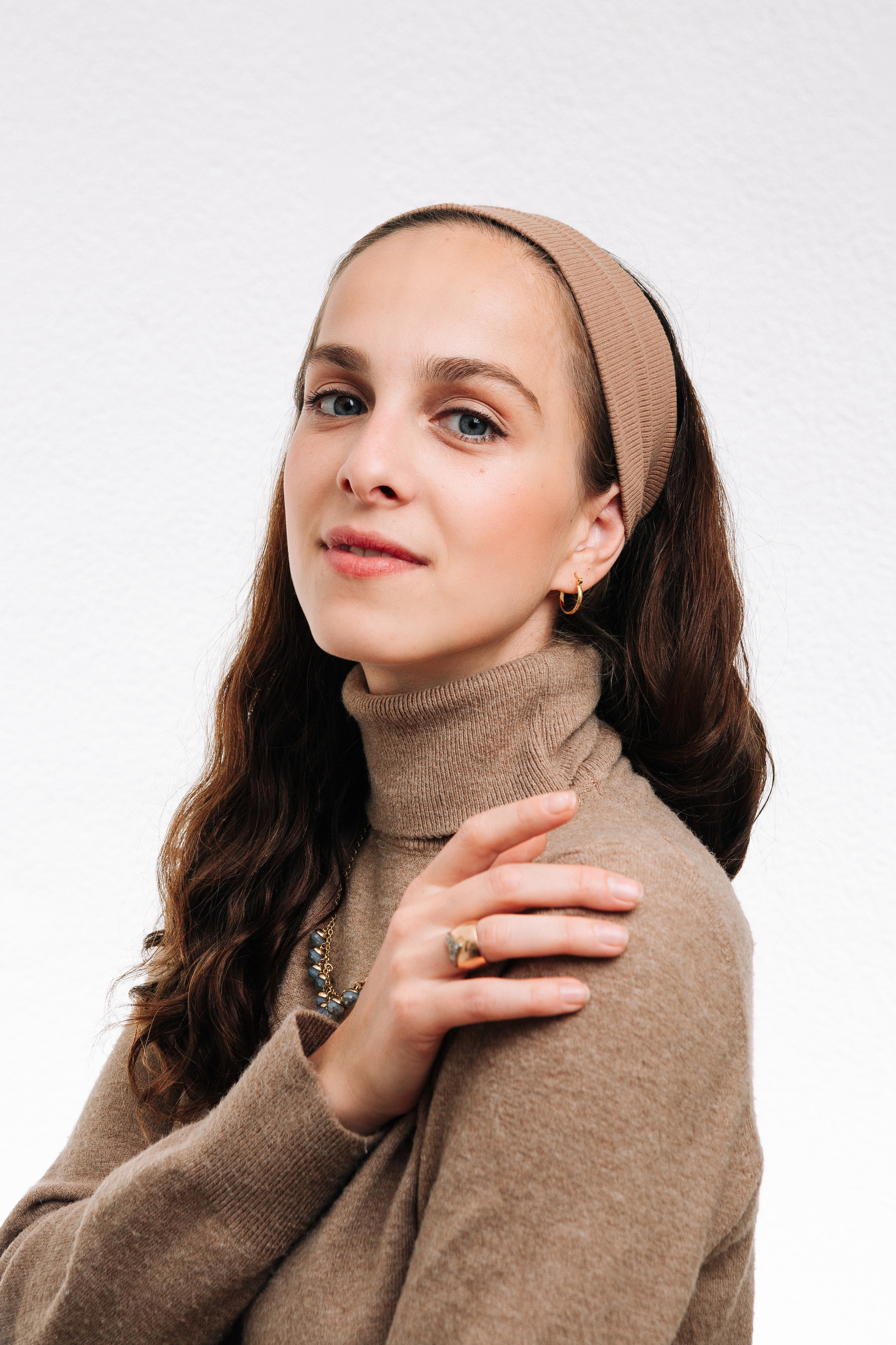 STUDIO SHOOTING. Https://shi-photo.com/