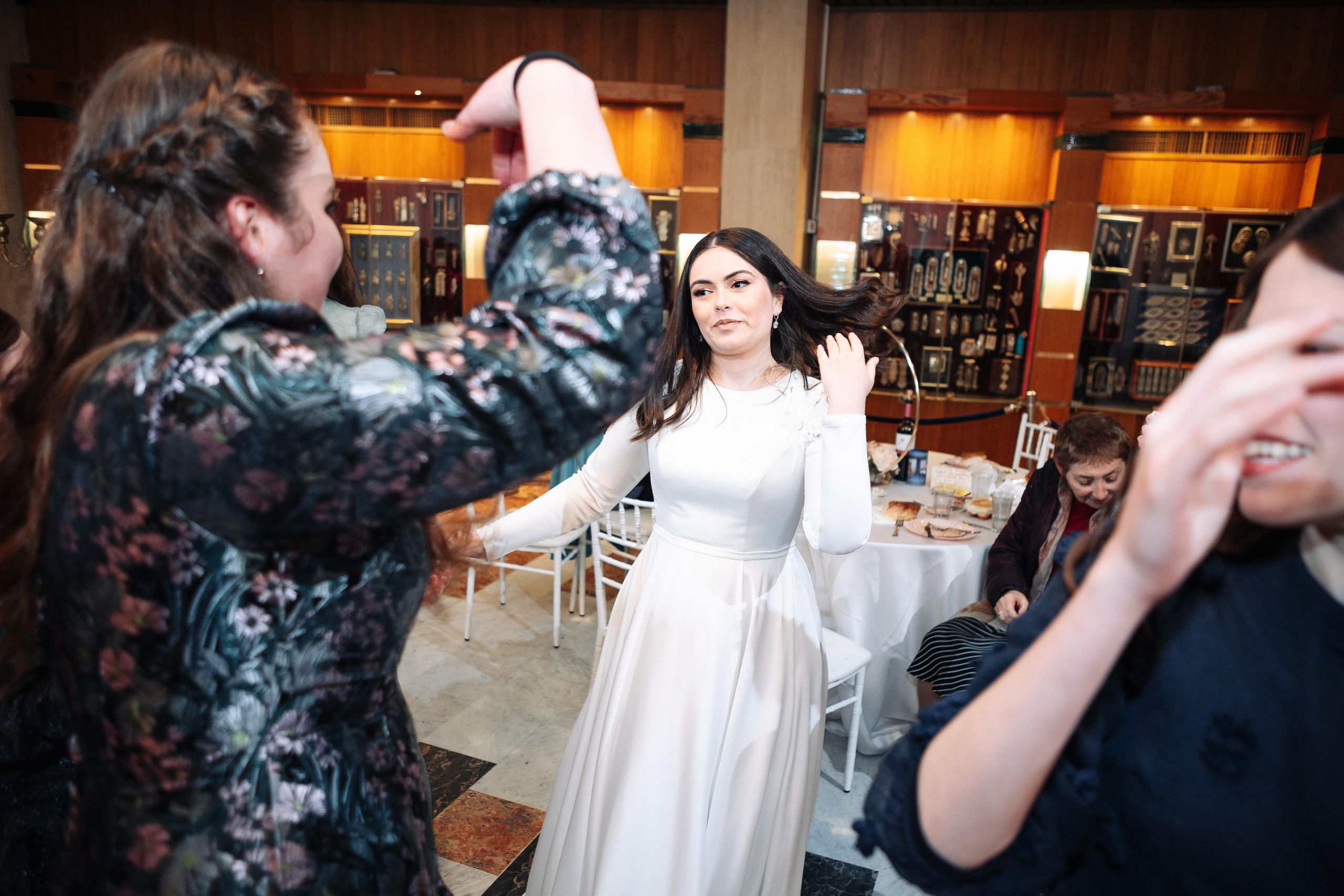 Wedding at the Great Choral Synagogue. PHOTOGRAPHER IN ISRAEL