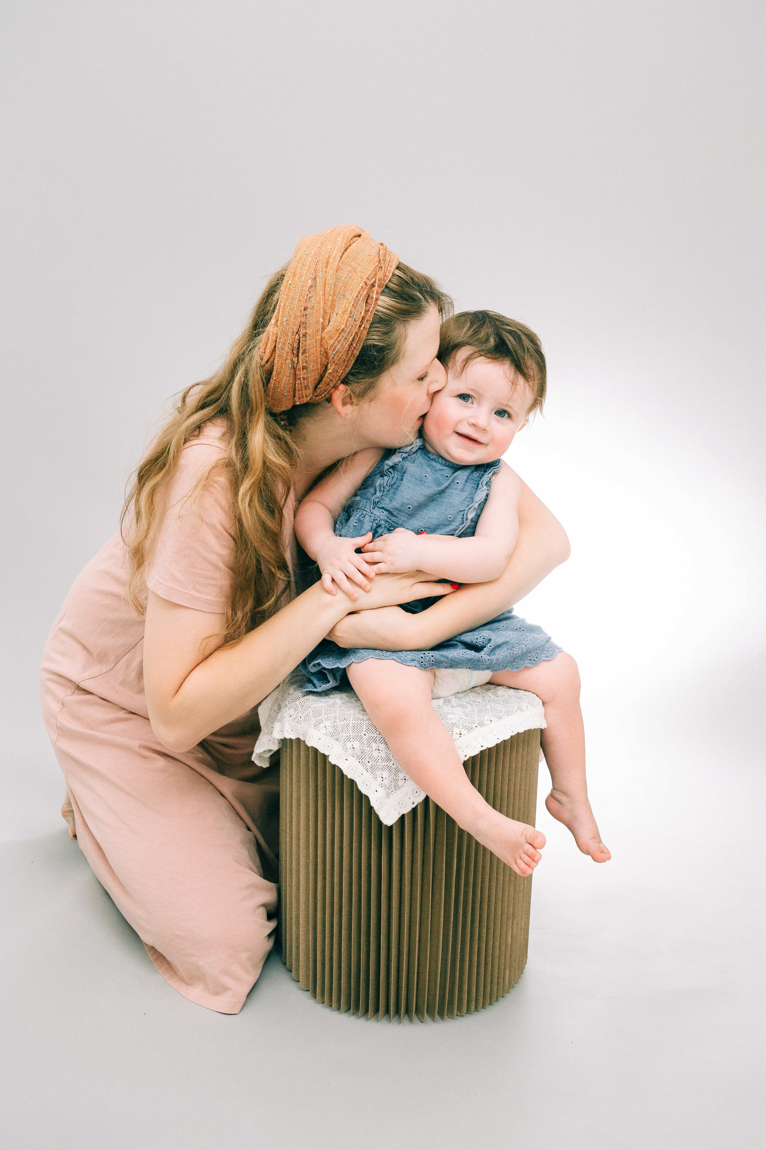 STUDIO SHOOTING. Https://shi-photo.com/