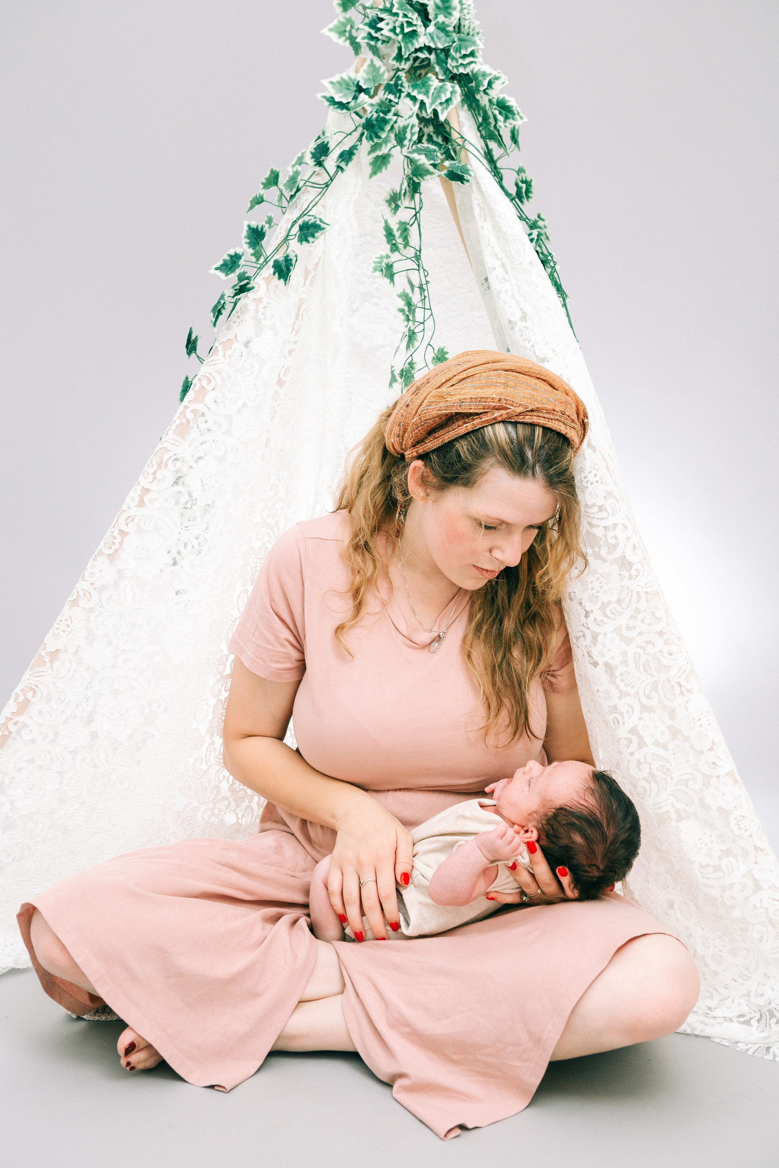 STUDIO SHOOTING. Https://shi-photo.com/