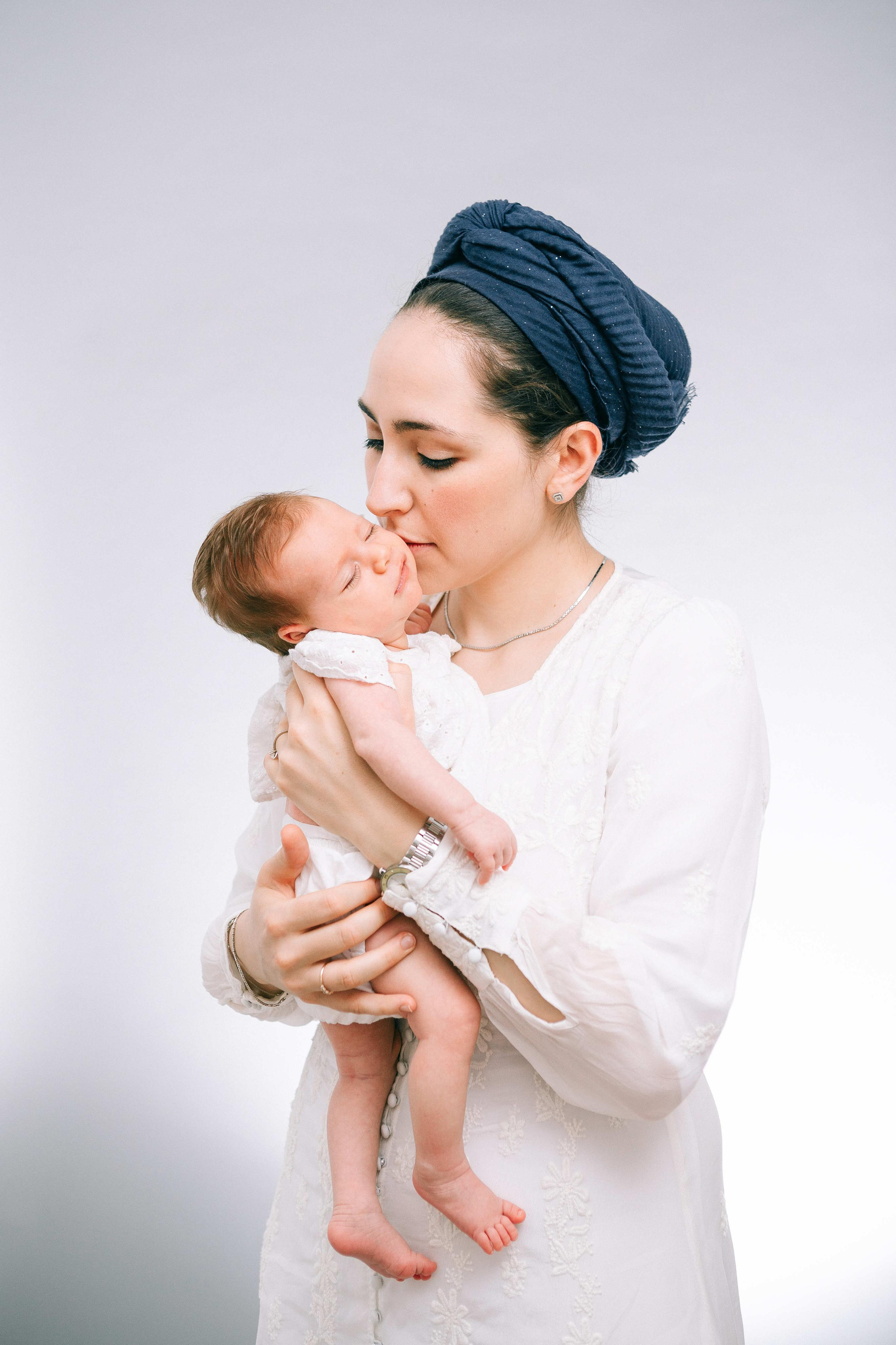 STUDIO SHOOTING. Https://shi-photo.com/