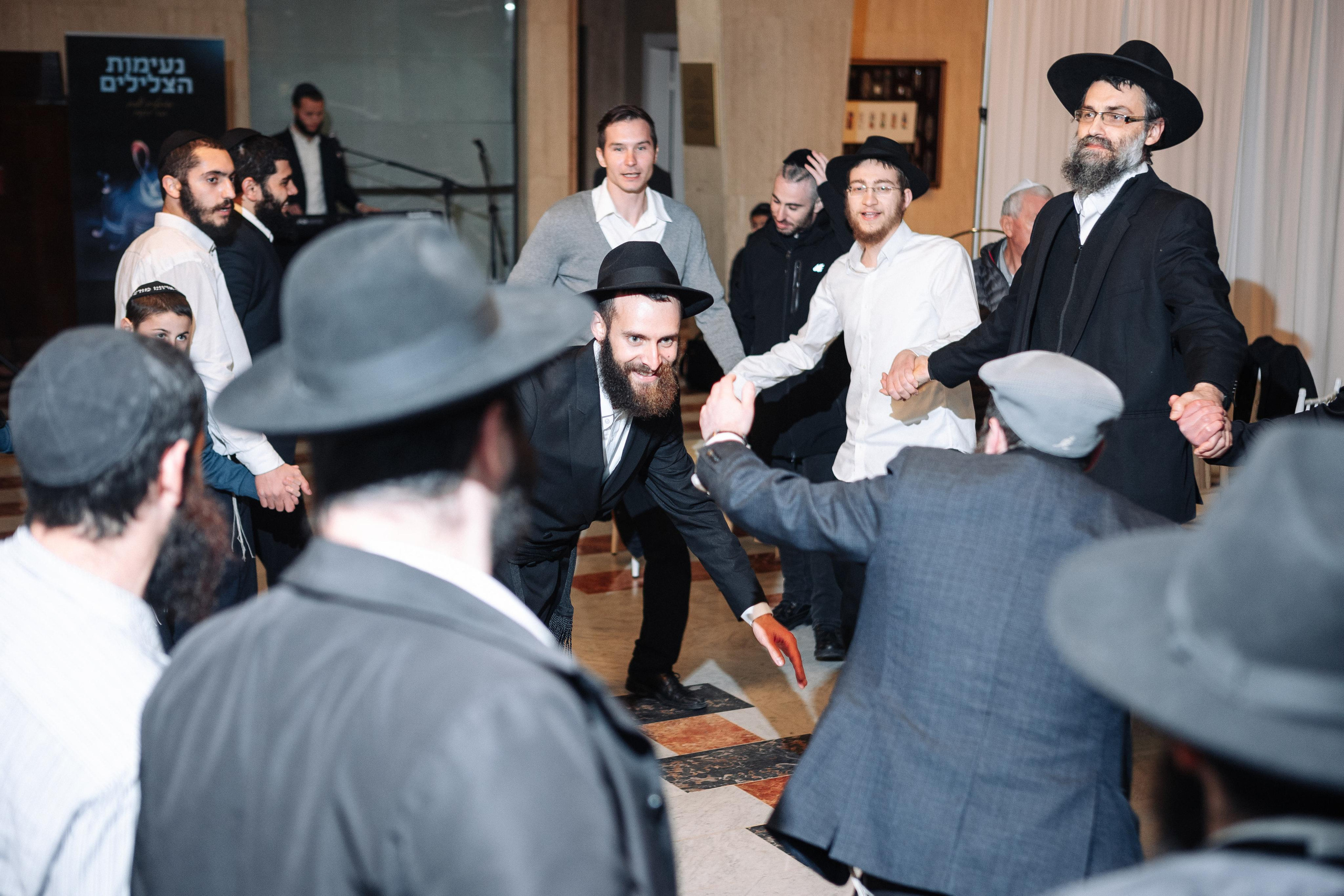 Wedding at the Great Choral Synagogue. PHOTOGRAPHER IN ISRAEL