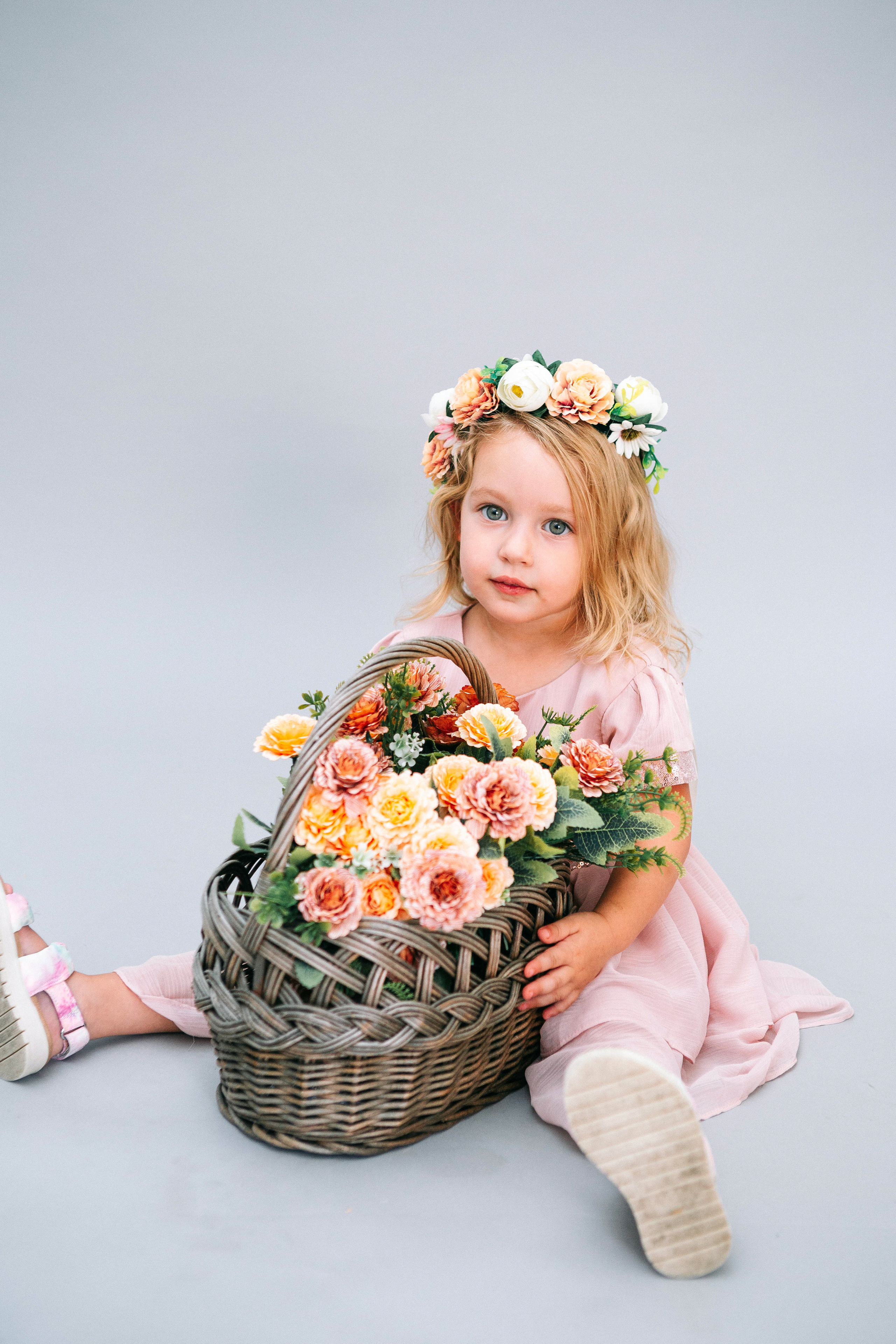 STUDIO SHOOTING. Https://shi-photo.com/