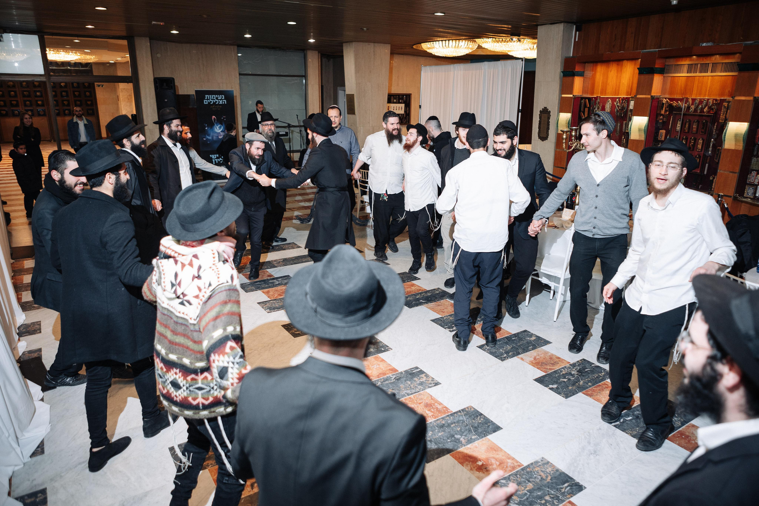 Wedding at the Great Choral Synagogue. PHOTOGRAPHER IN ISRAEL