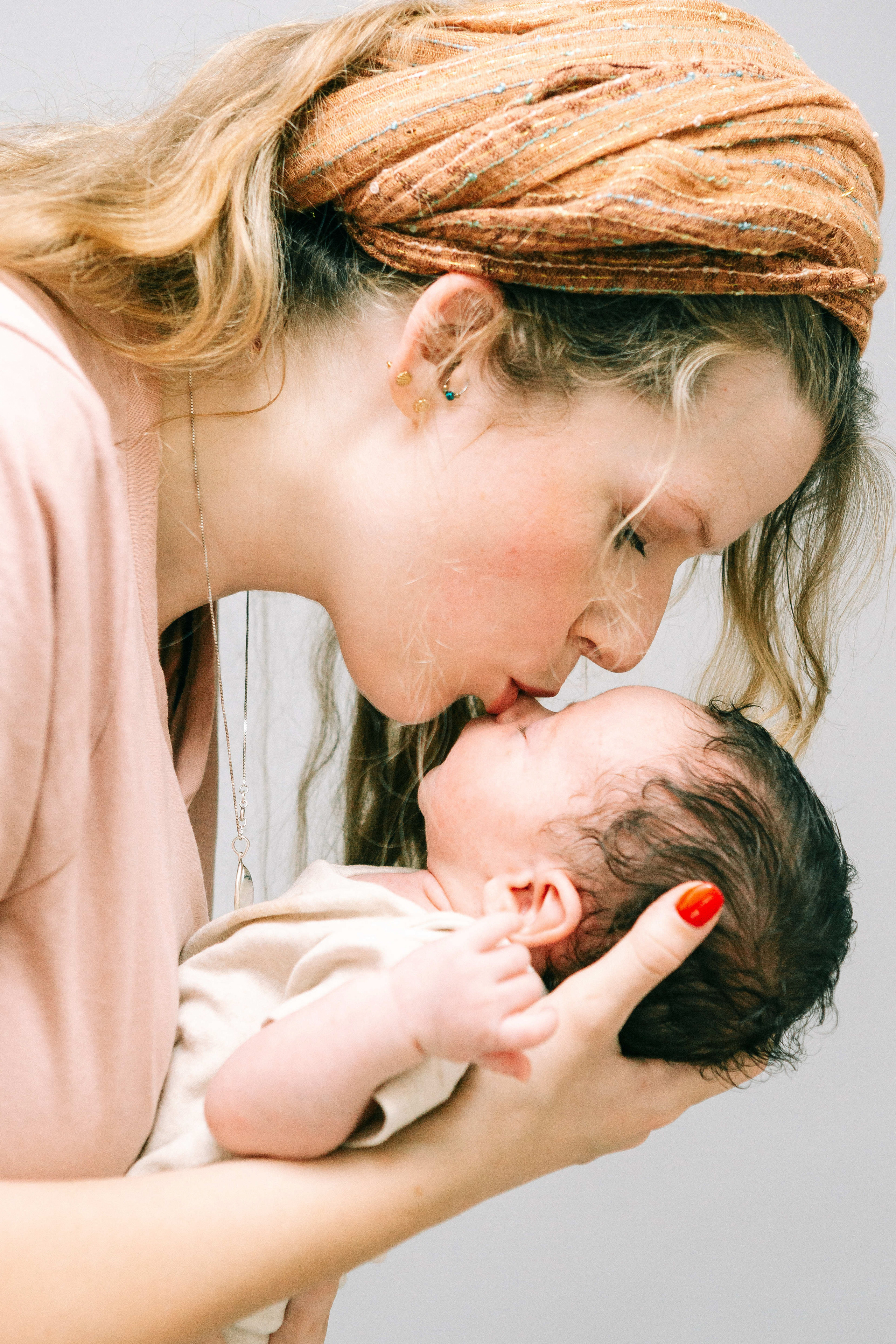 STUDIO SHOOTING. Https://shi-photo.com/