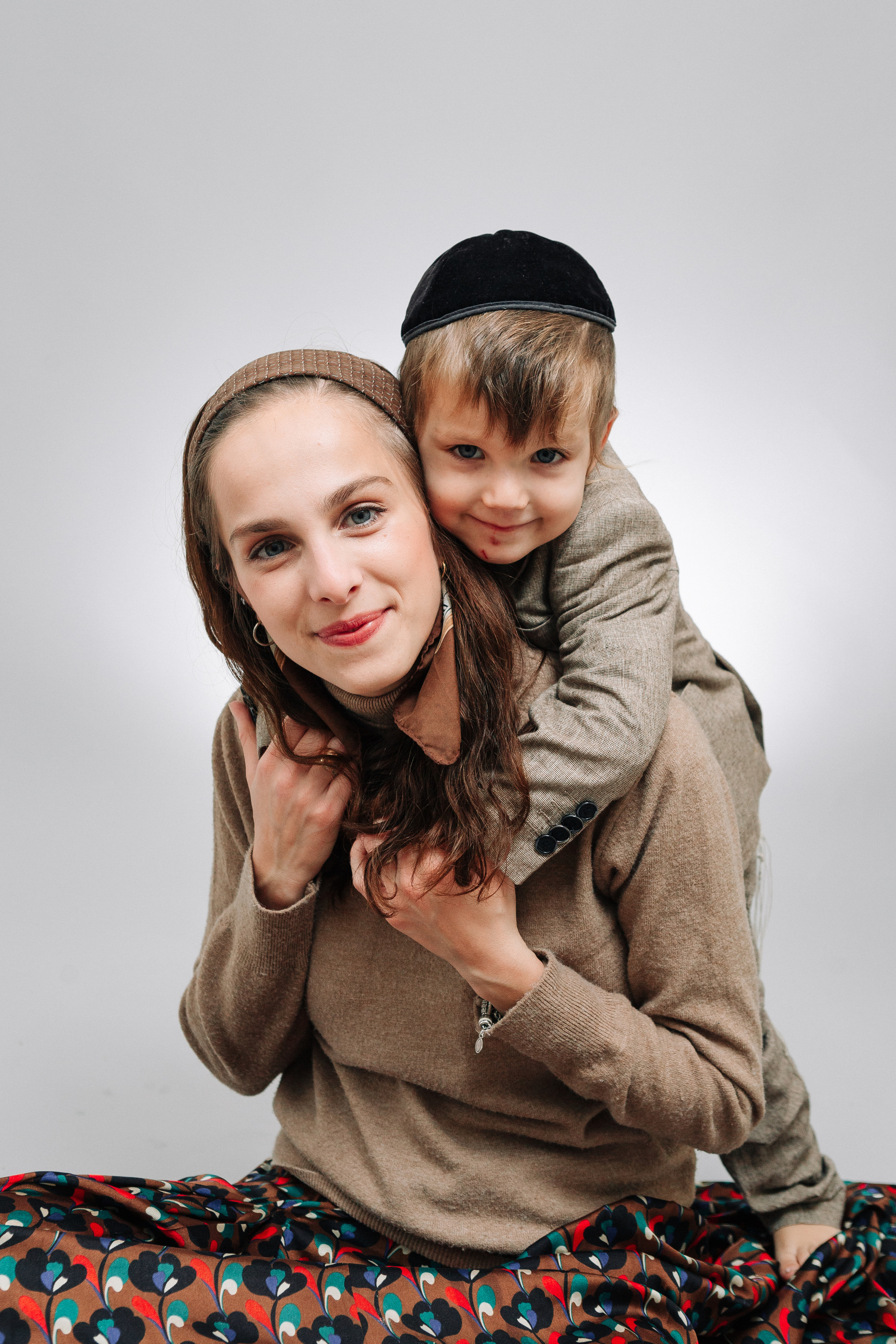 STUDIO SHOOTING. Https://shi-photo.com/