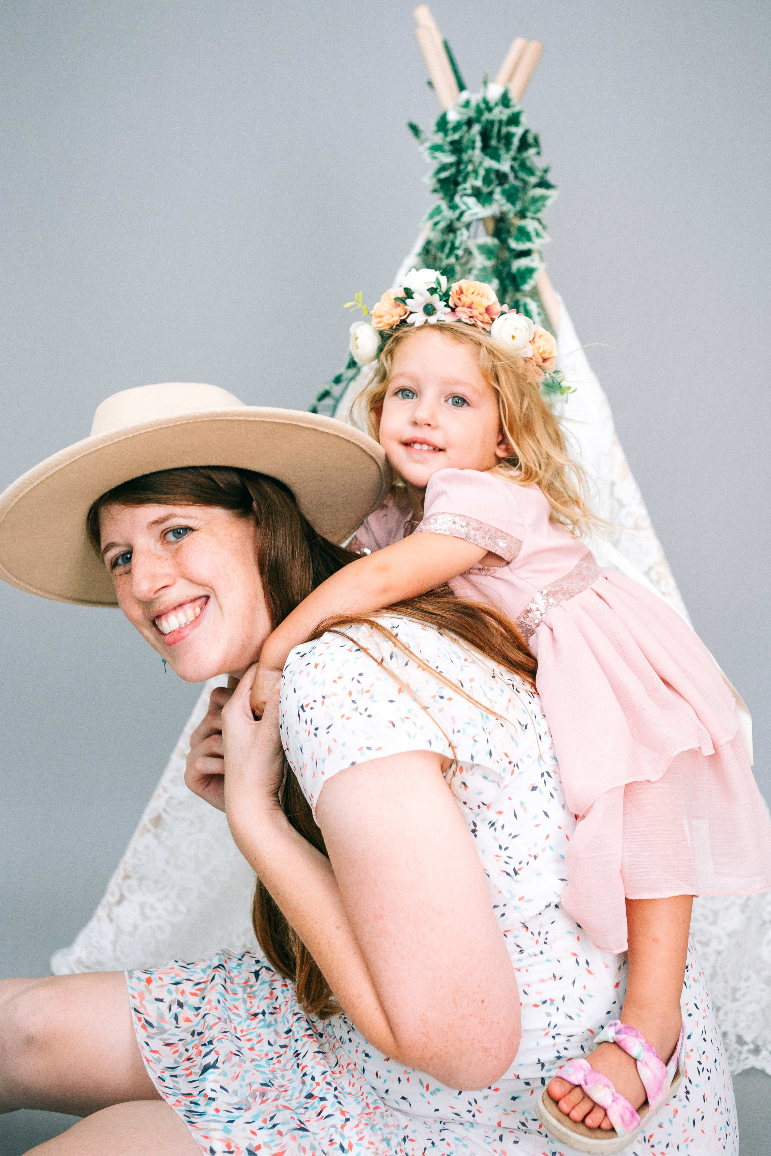 STUDIO SHOOTING. Https://shi-photo.com/