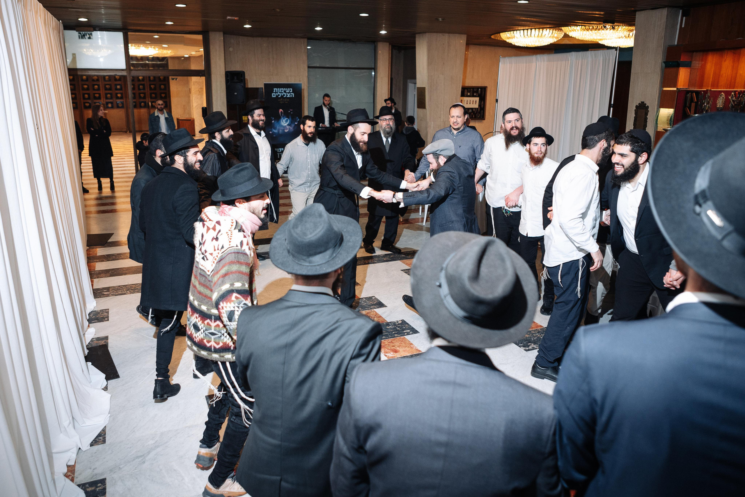 Wedding at the Great Choral Synagogue. PHOTOGRAPHER IN ISRAEL