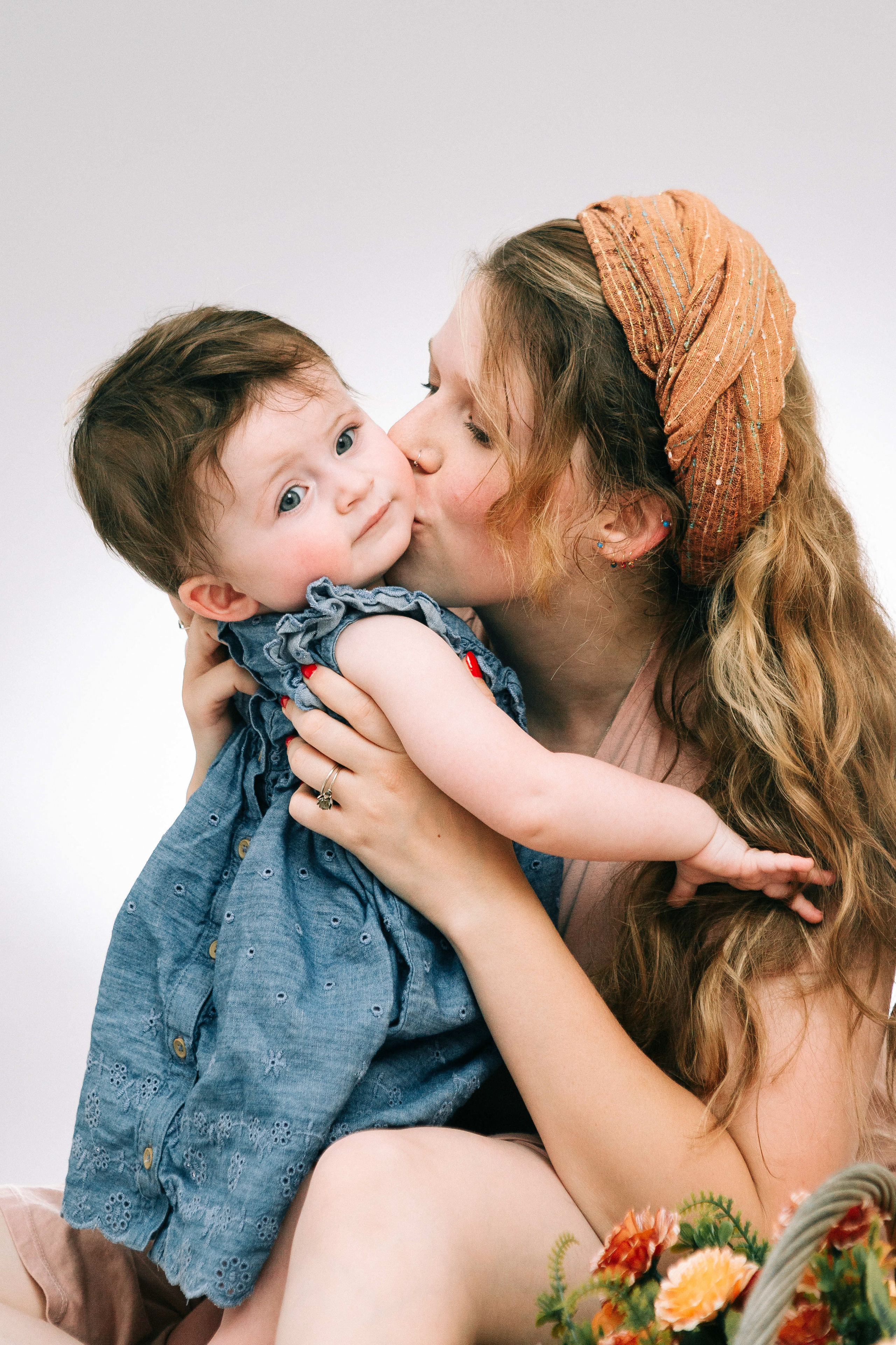 STUDIO SHOOTING. Https://shi-photo.com/