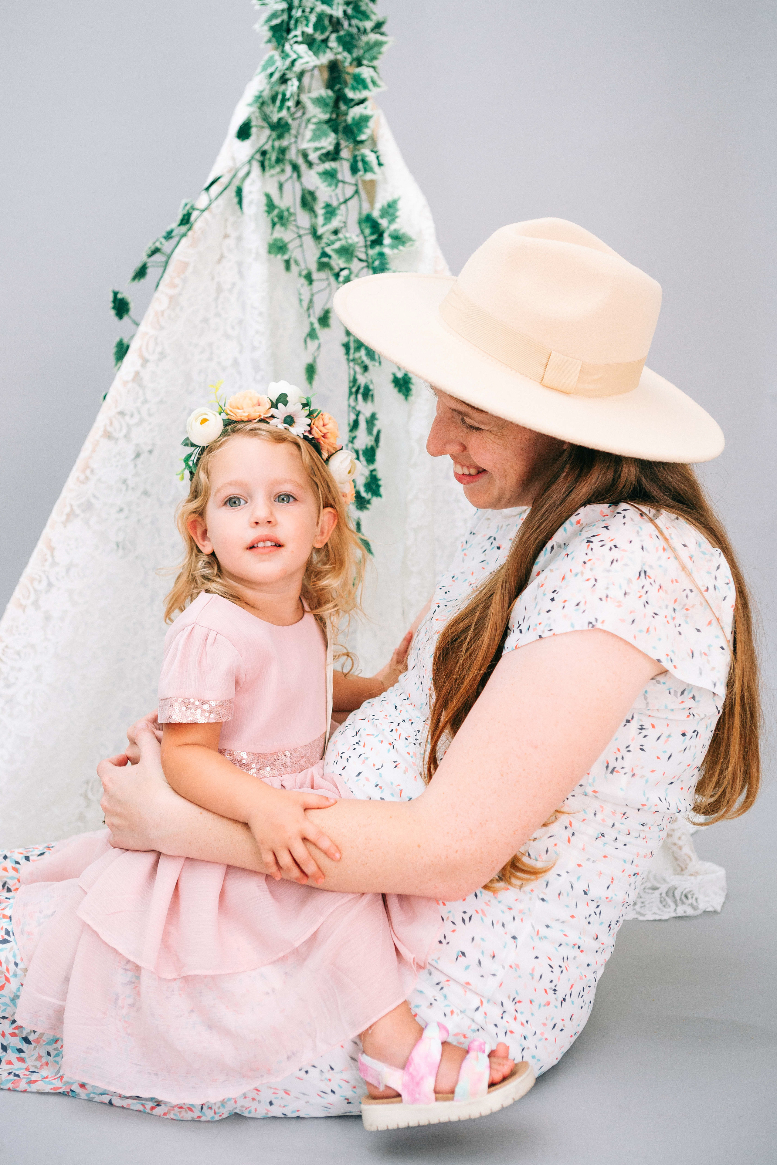 STUDIO SHOOTING. Https://shi-photo.com/