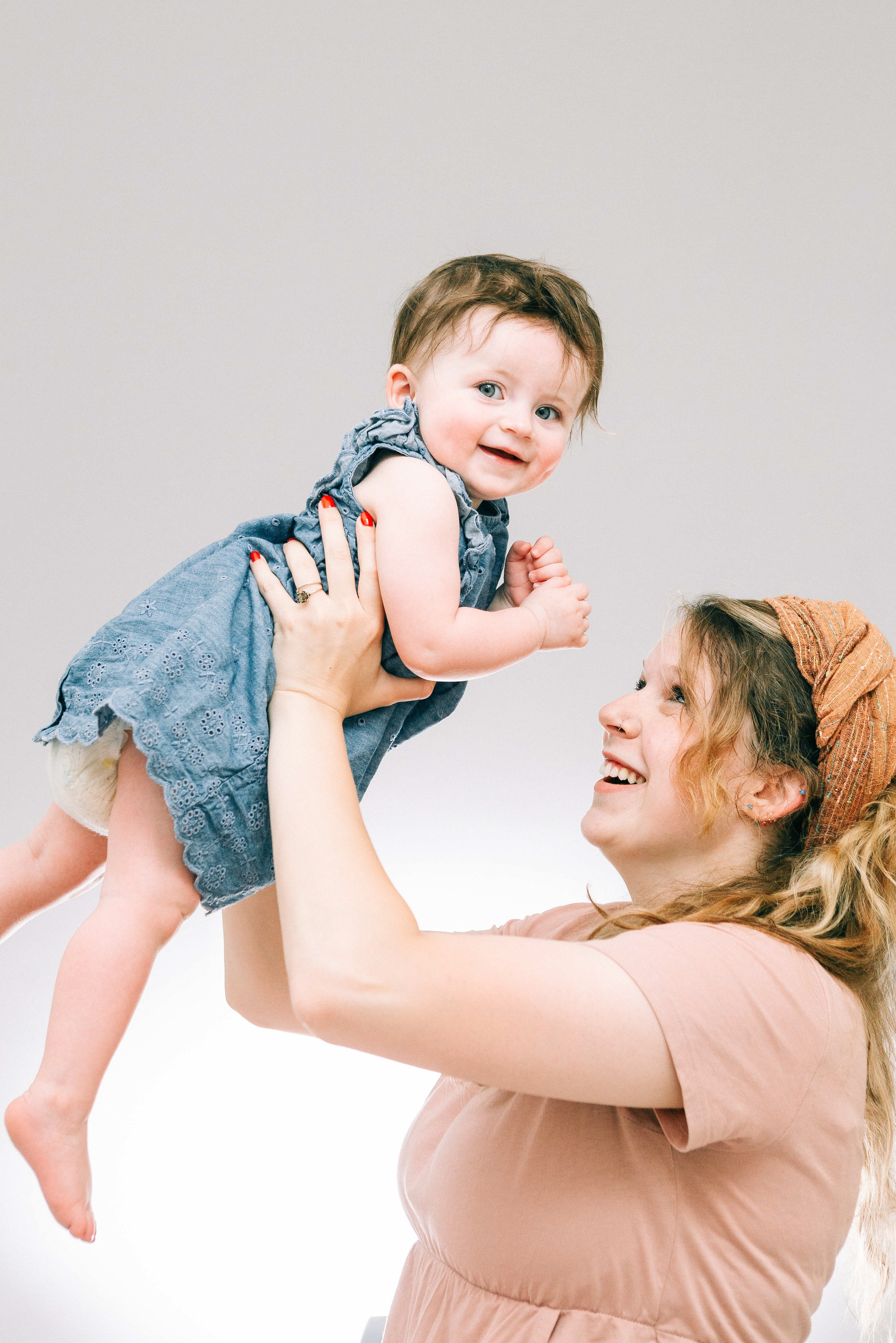 STUDIO SHOOTING. Https://shi-photo.com/