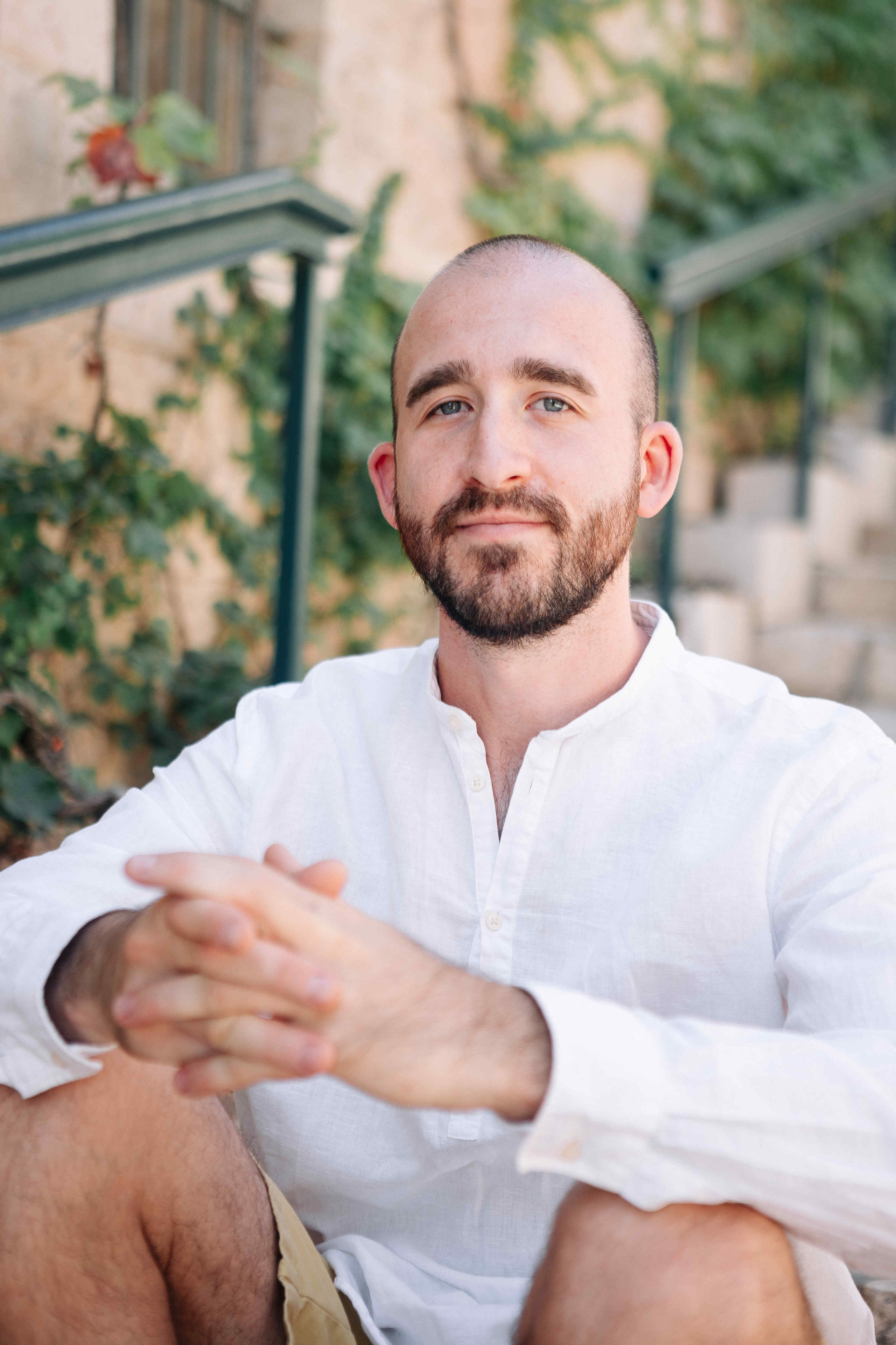 A MONTH AFTER THE WEDDING (morning). PHOTOGRAPHER IN ISRAEL