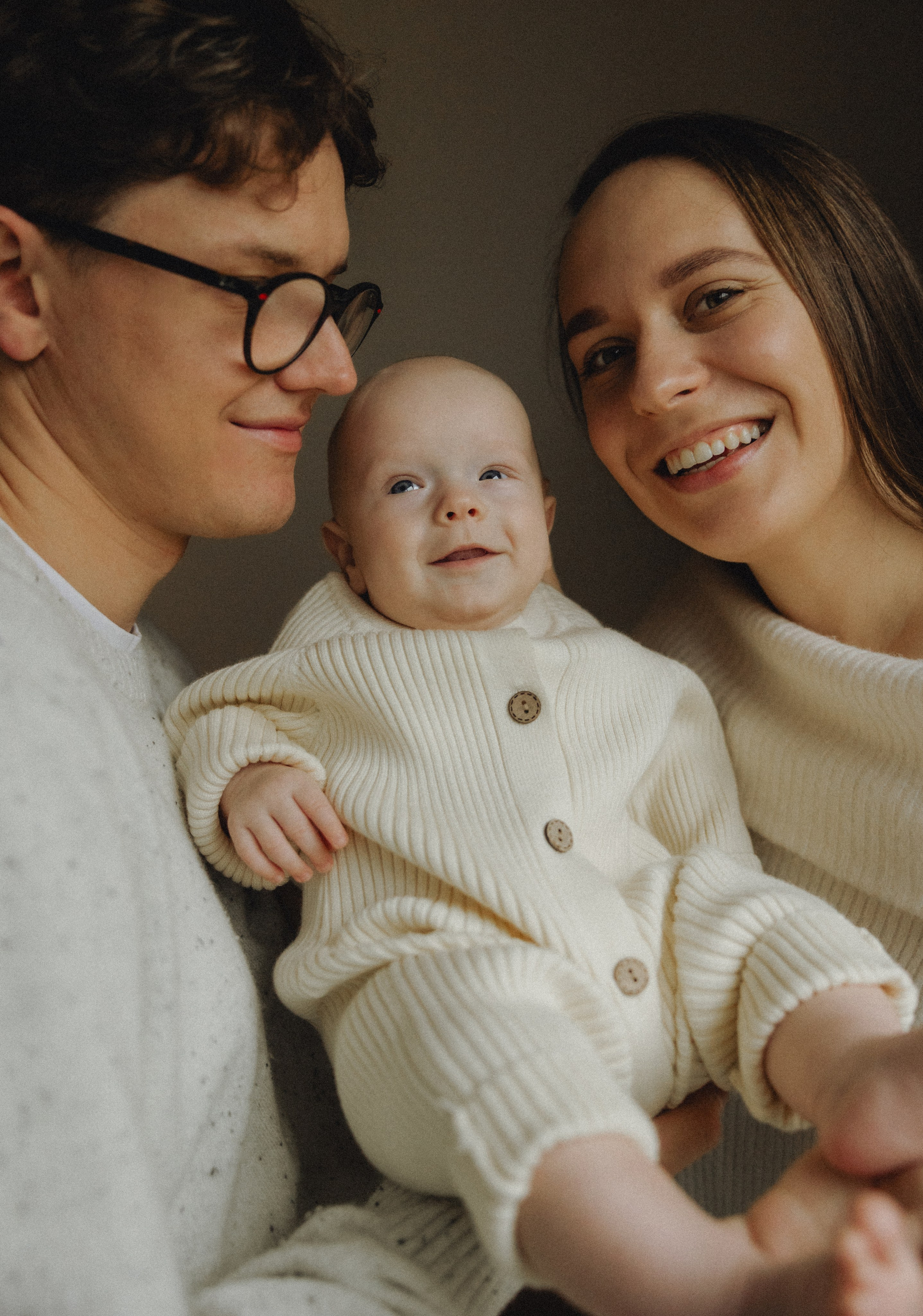 Naujagimio fotosesija namuose | 2025. Vestuvių ir šeimų fotografė Lena Bondarenko / belove photo