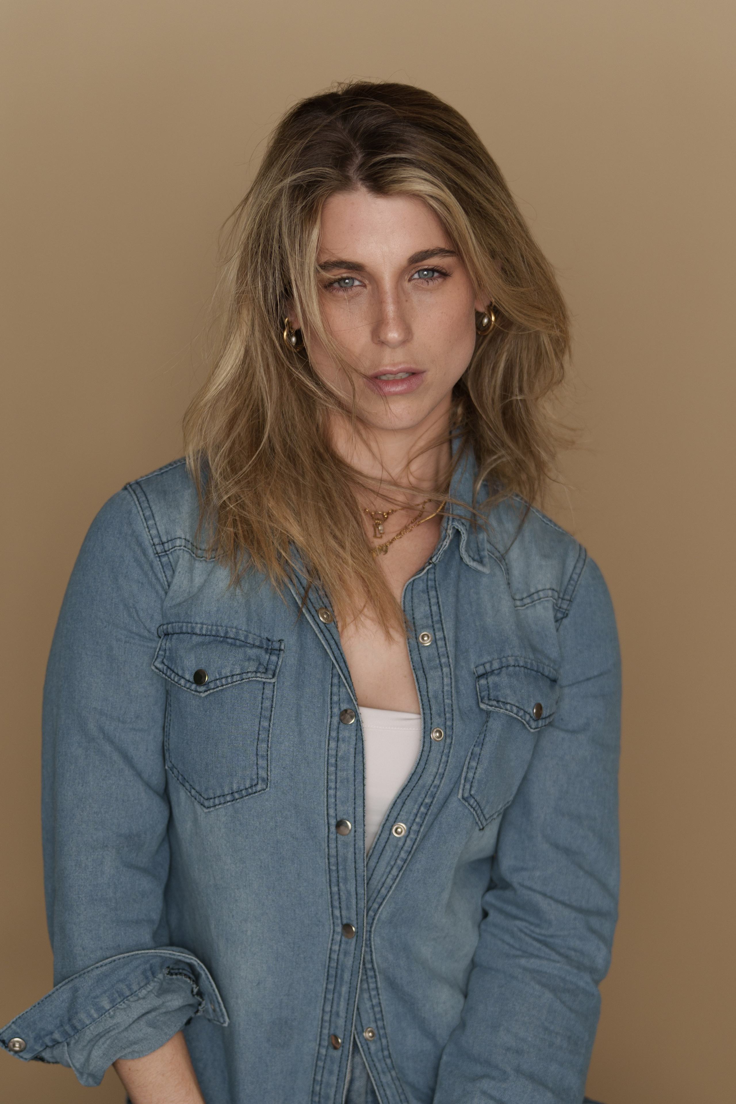 „Kölsch&Shoot“ in Cologne w/ Lisa (Set #2). URBANSTREETFILES.ART