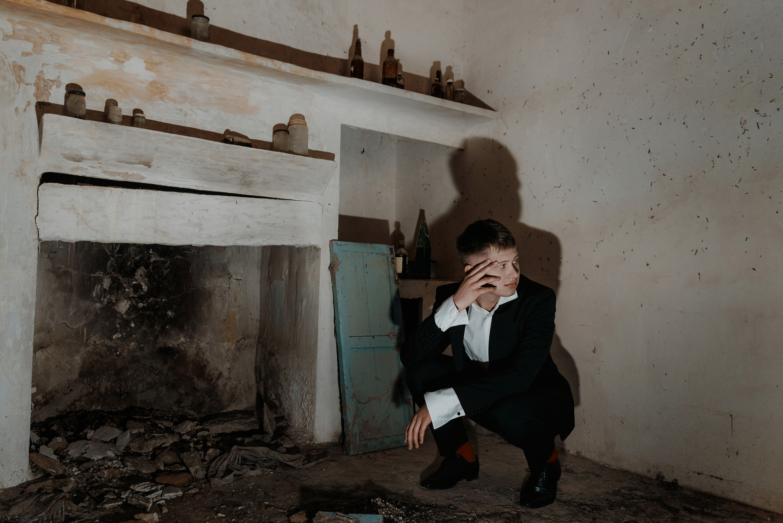 Креативная стилизованная фотосессия лав стори в испанской деревне