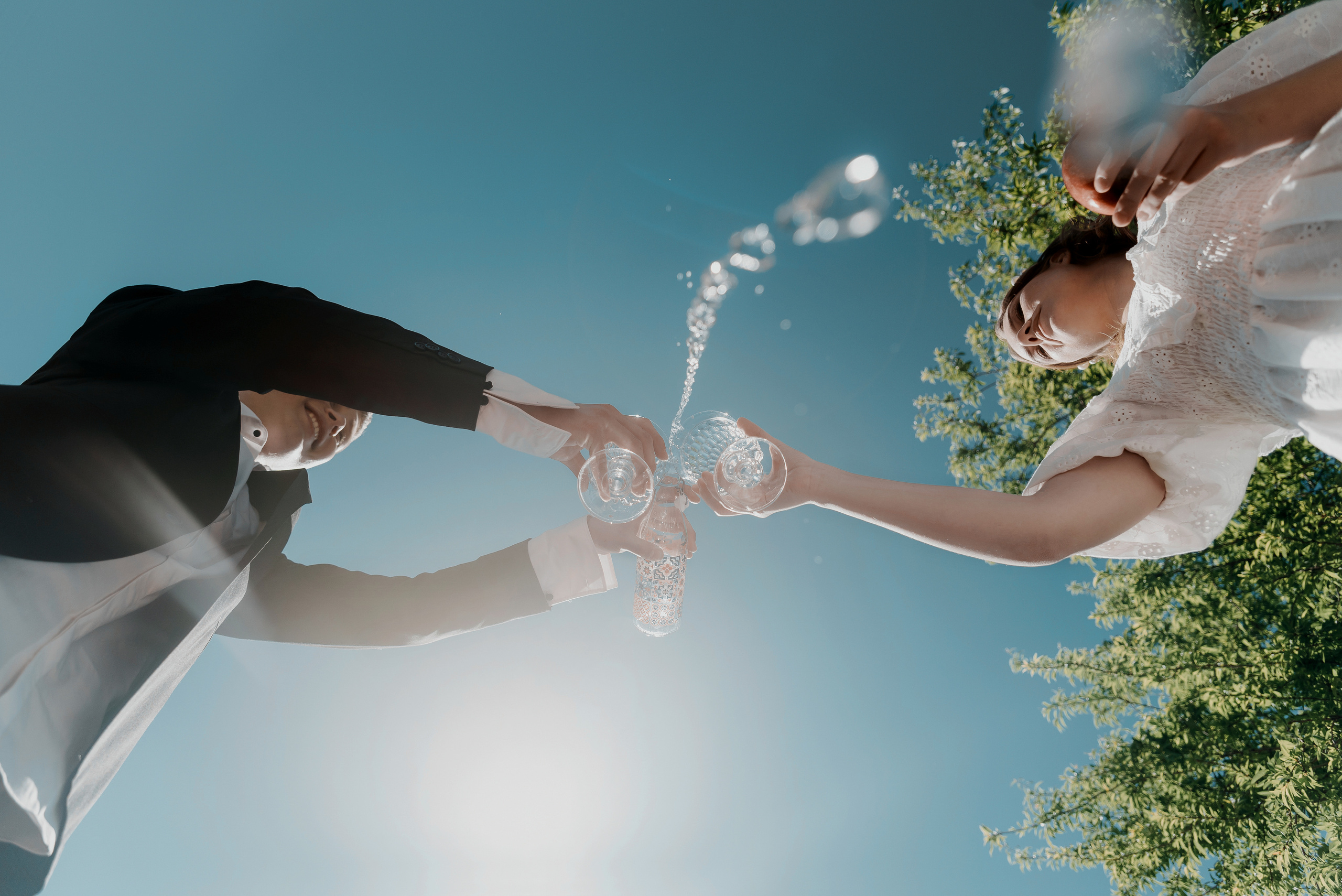 Креативная стилизованная фотосессия лав стори в испанской деревне