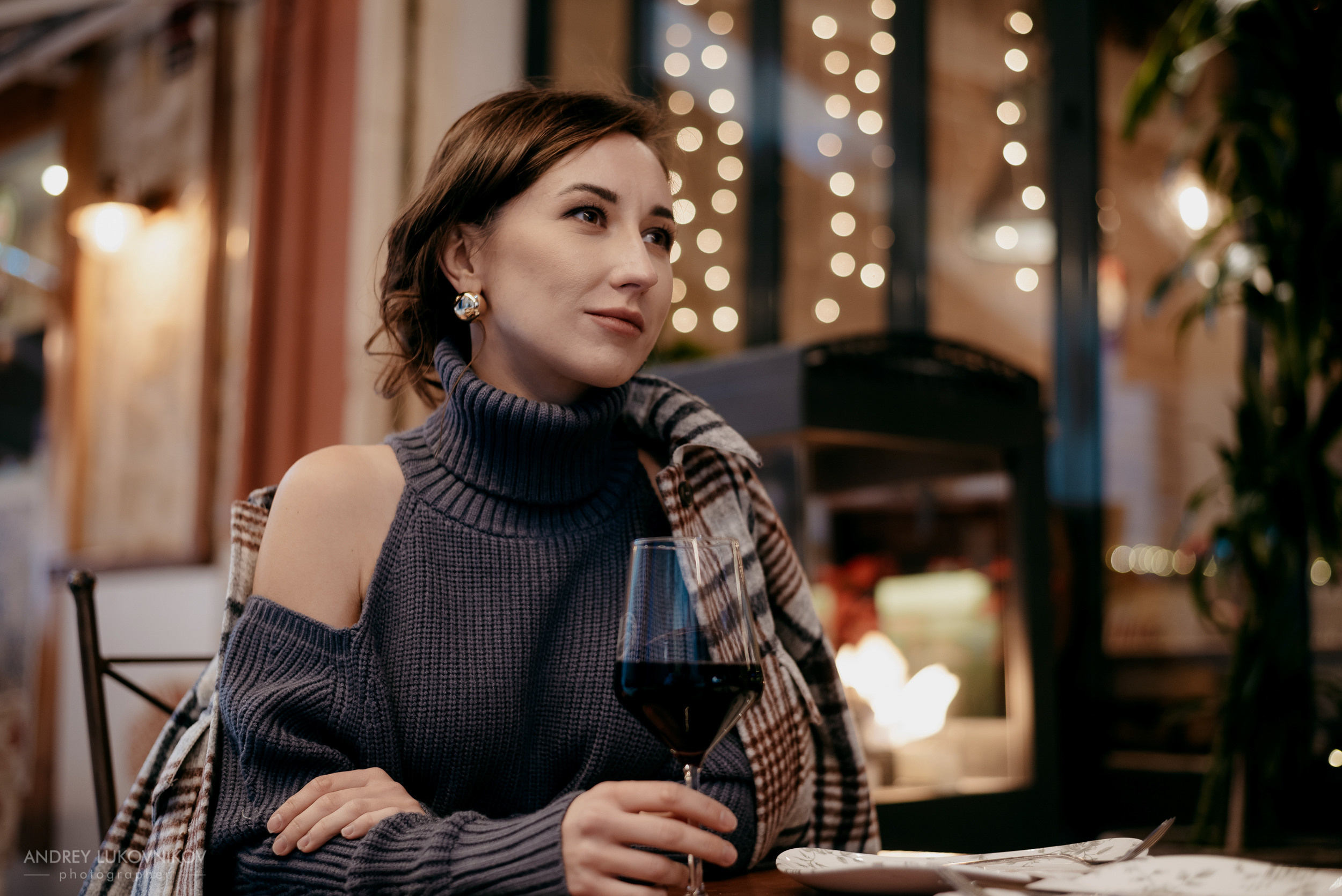 A stylized photo walk through the old town of Alicante