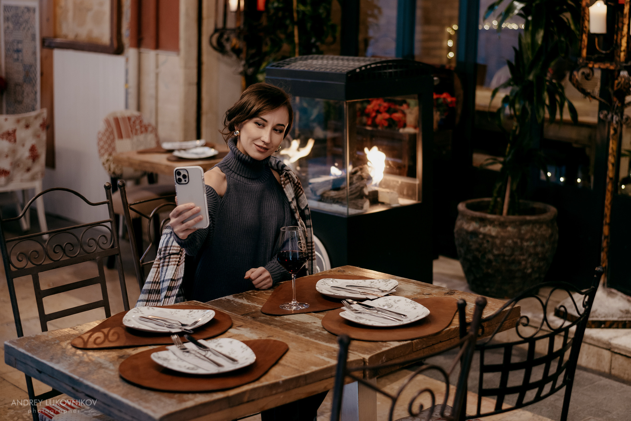 A stylized photo walk through the old town of Alicante