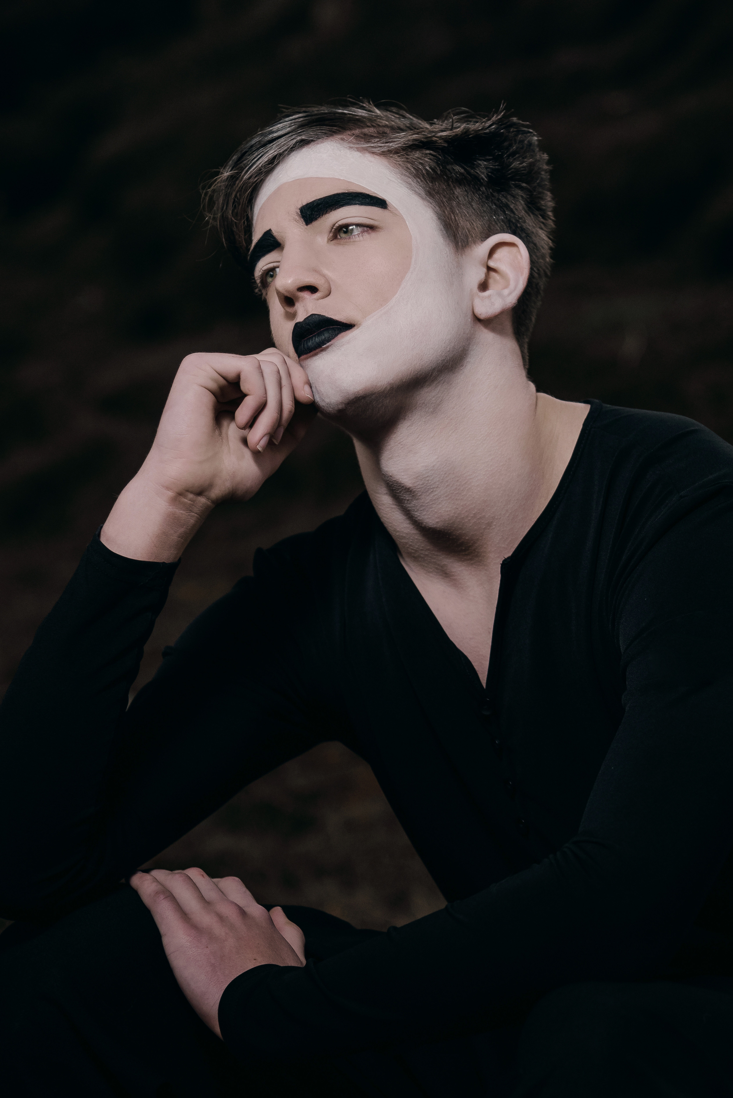 Dancing sorrow in the forest