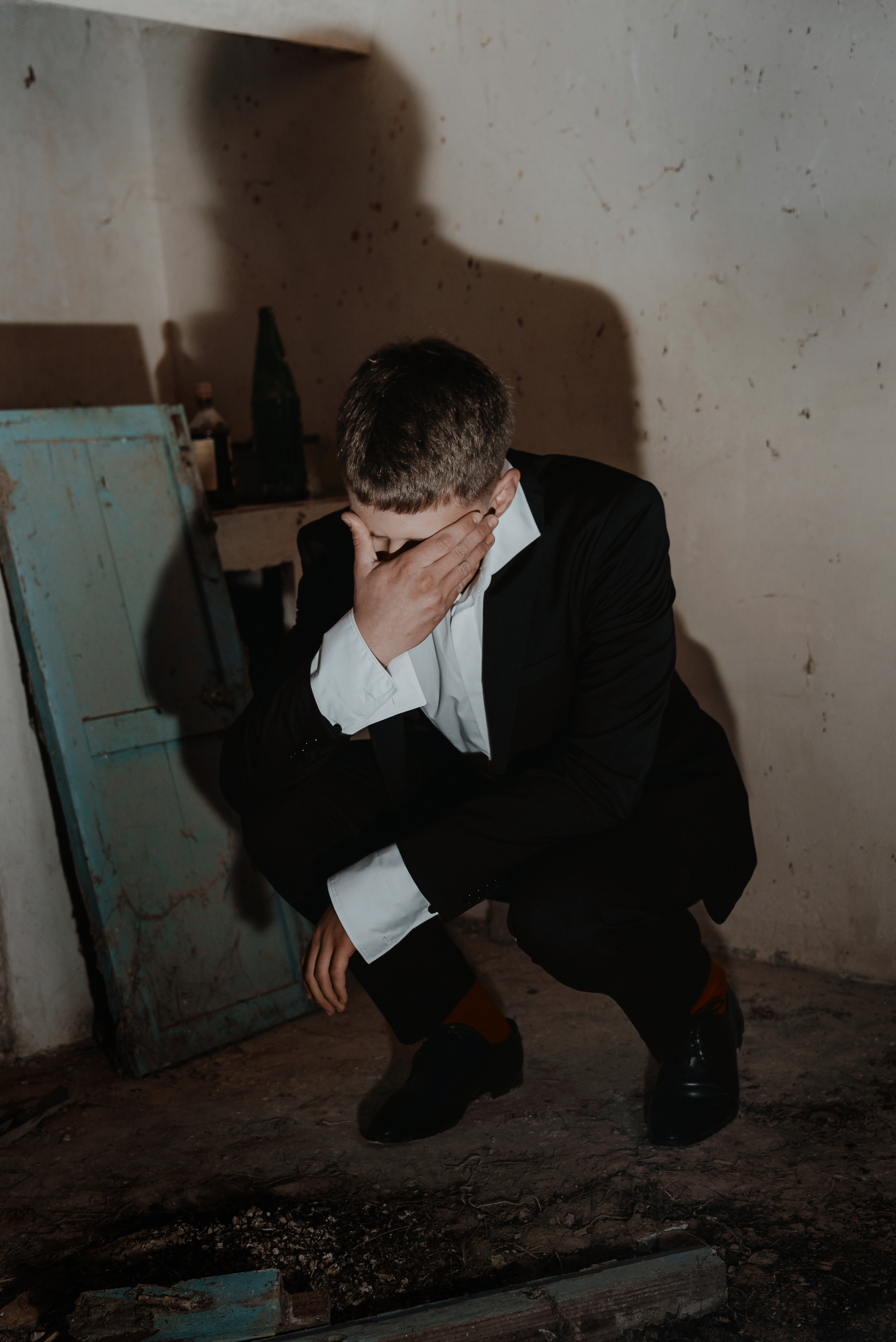 Креативная стилизованная фотосессия лав стори в испанской деревне