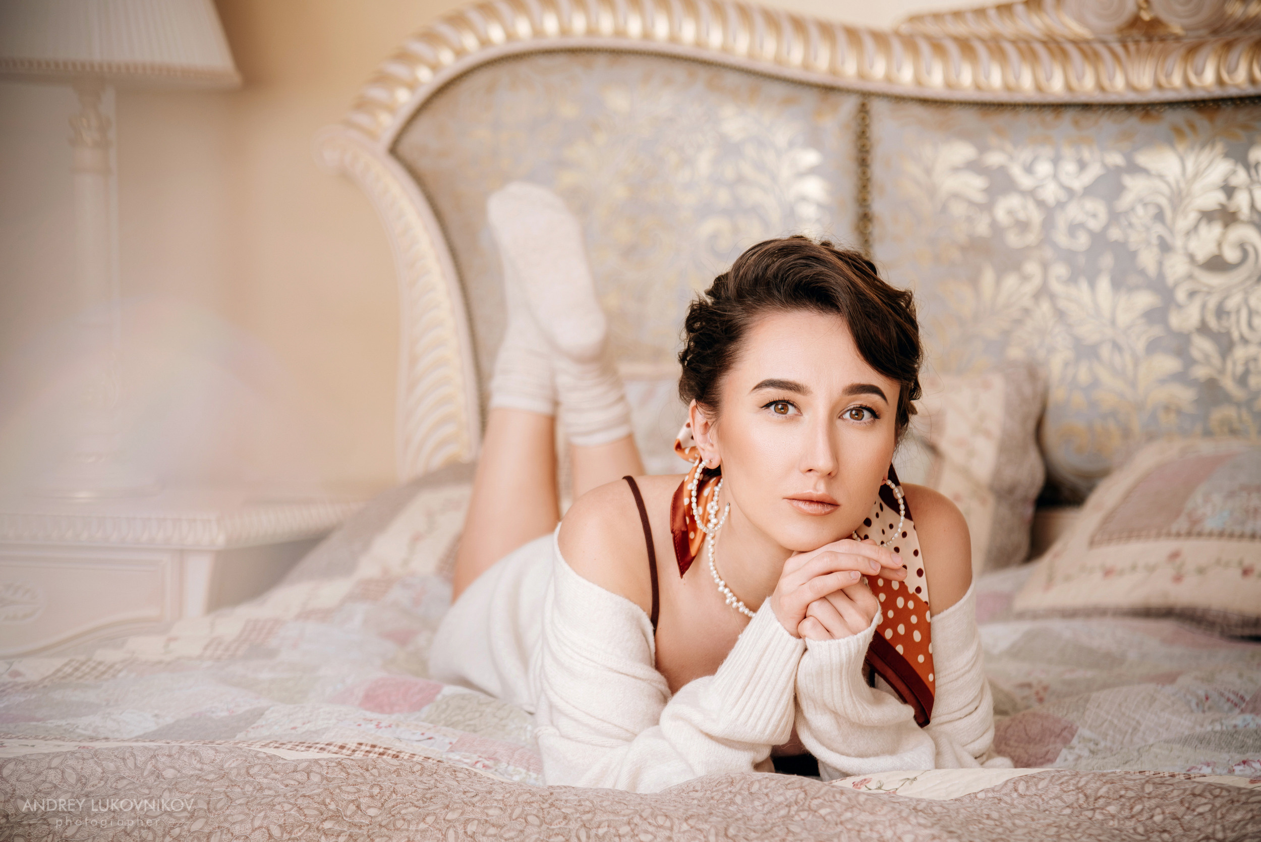 Стилизованная контентная фотосессия дома