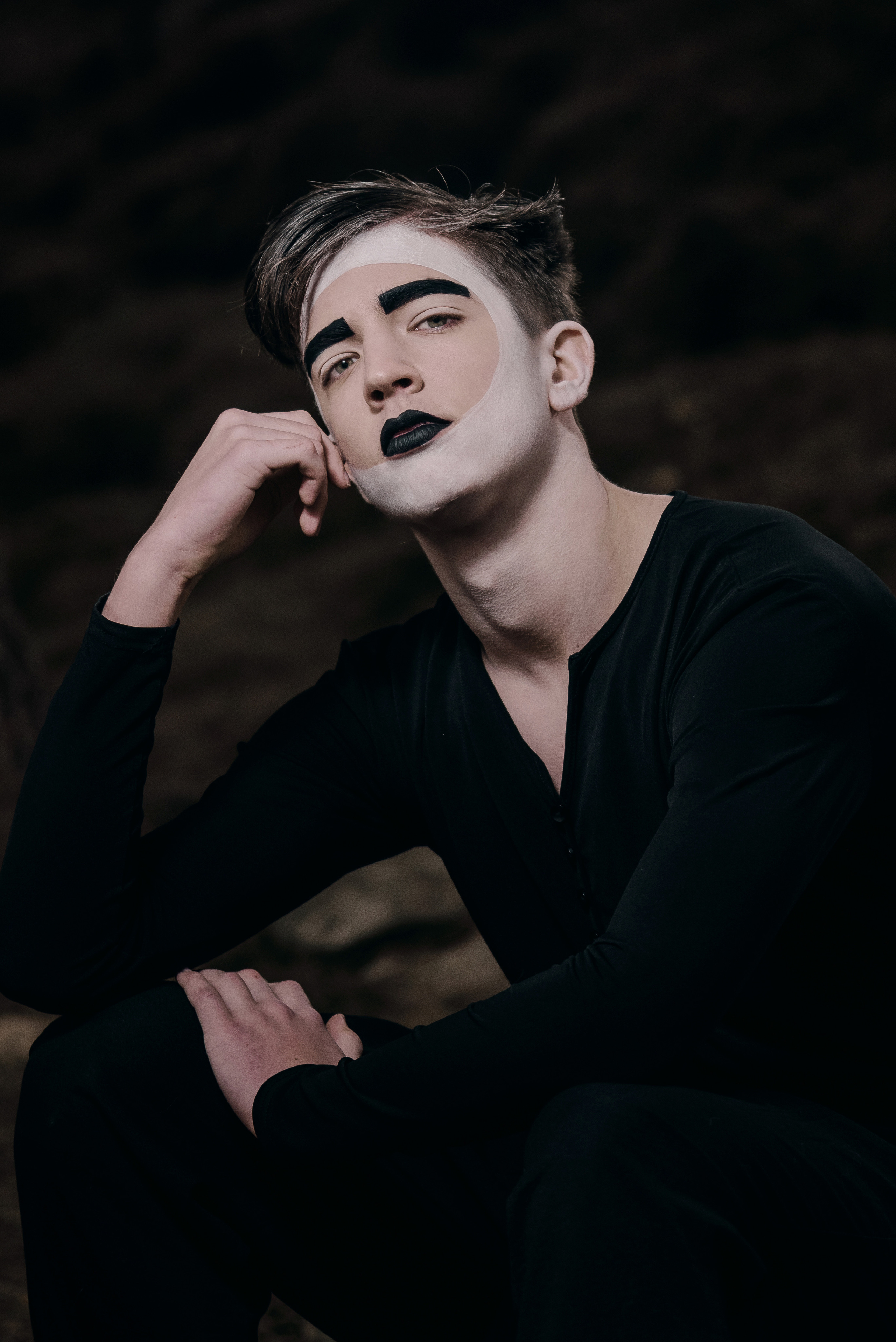 Dancing sorrow in the forest