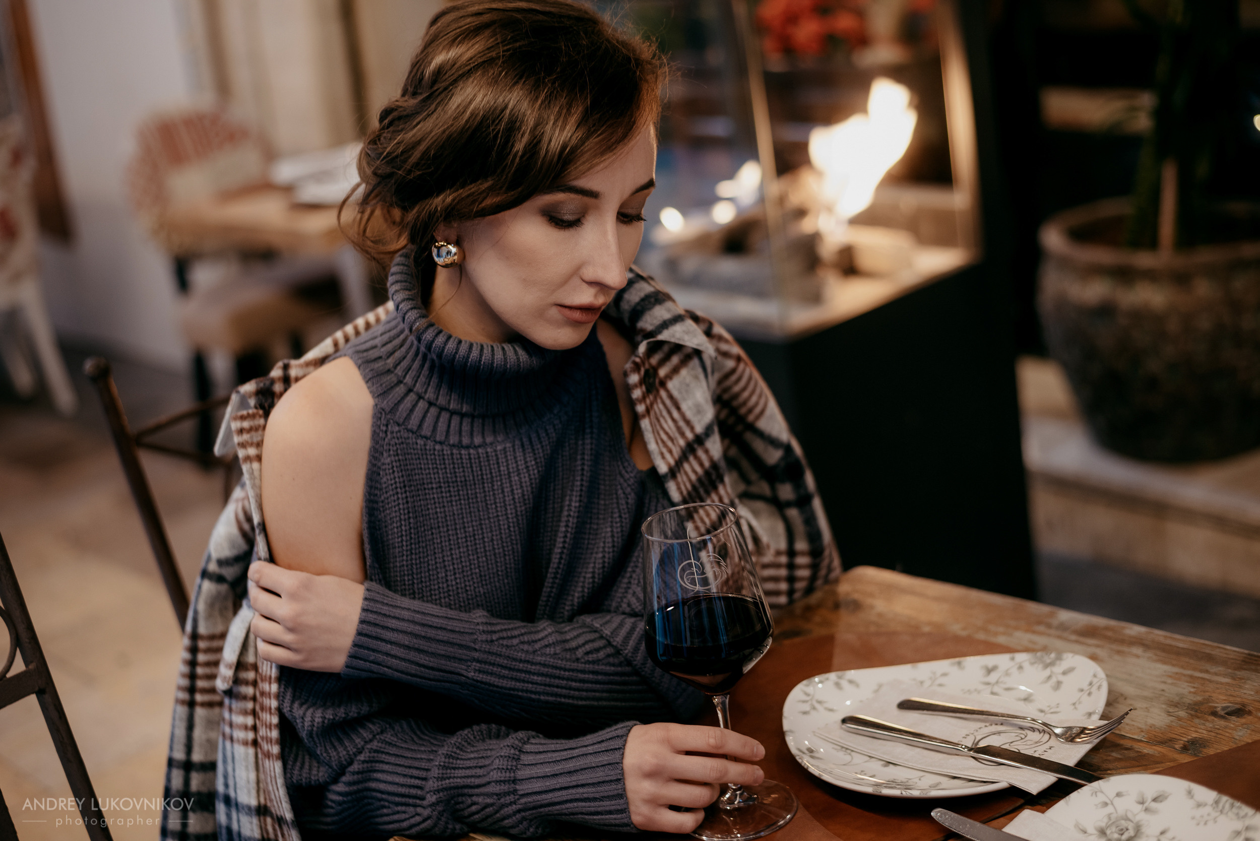 A stylized photo walk through the old town of Alicante