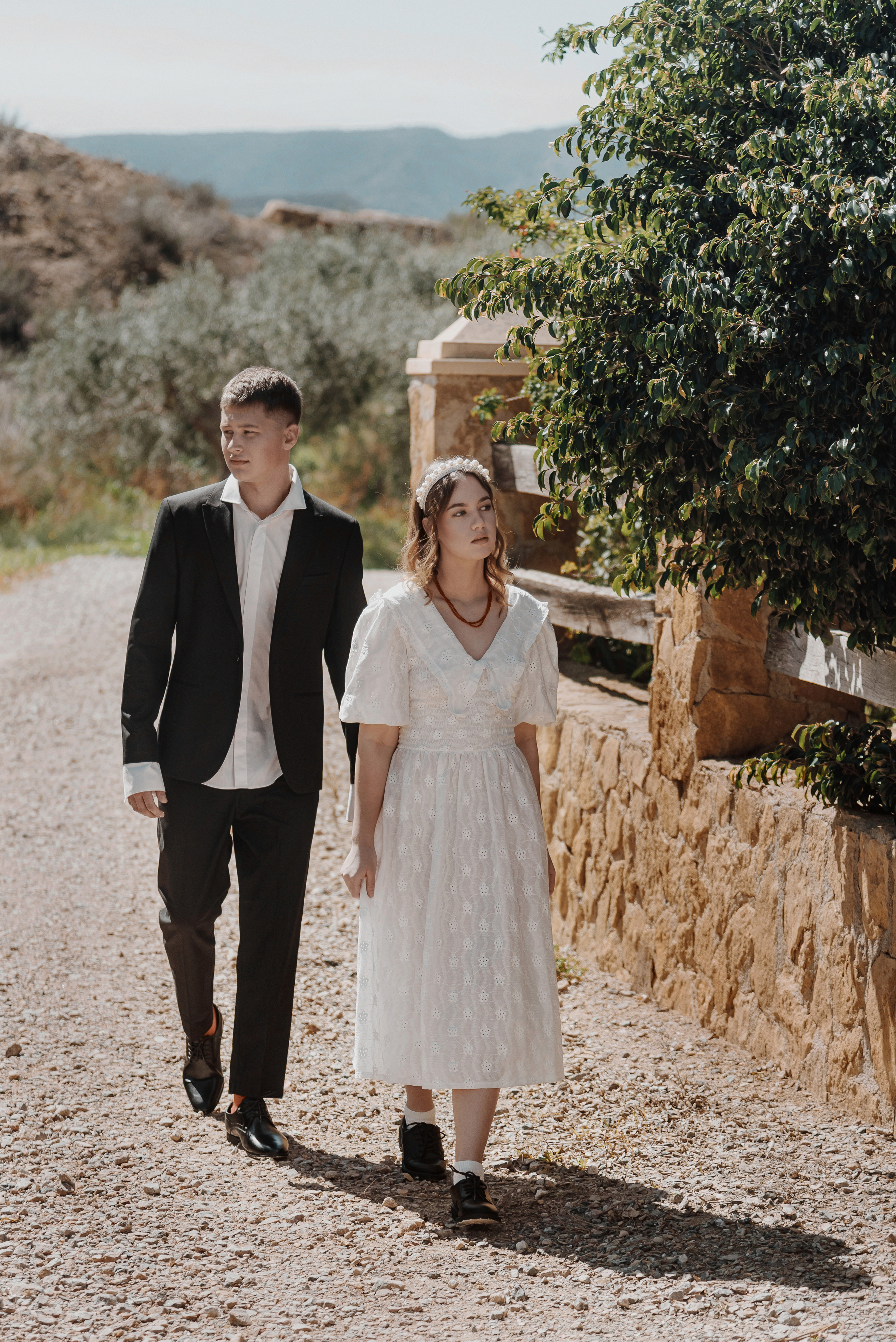 Креативная стилизованная фотосессия лав стори в испанской деревне