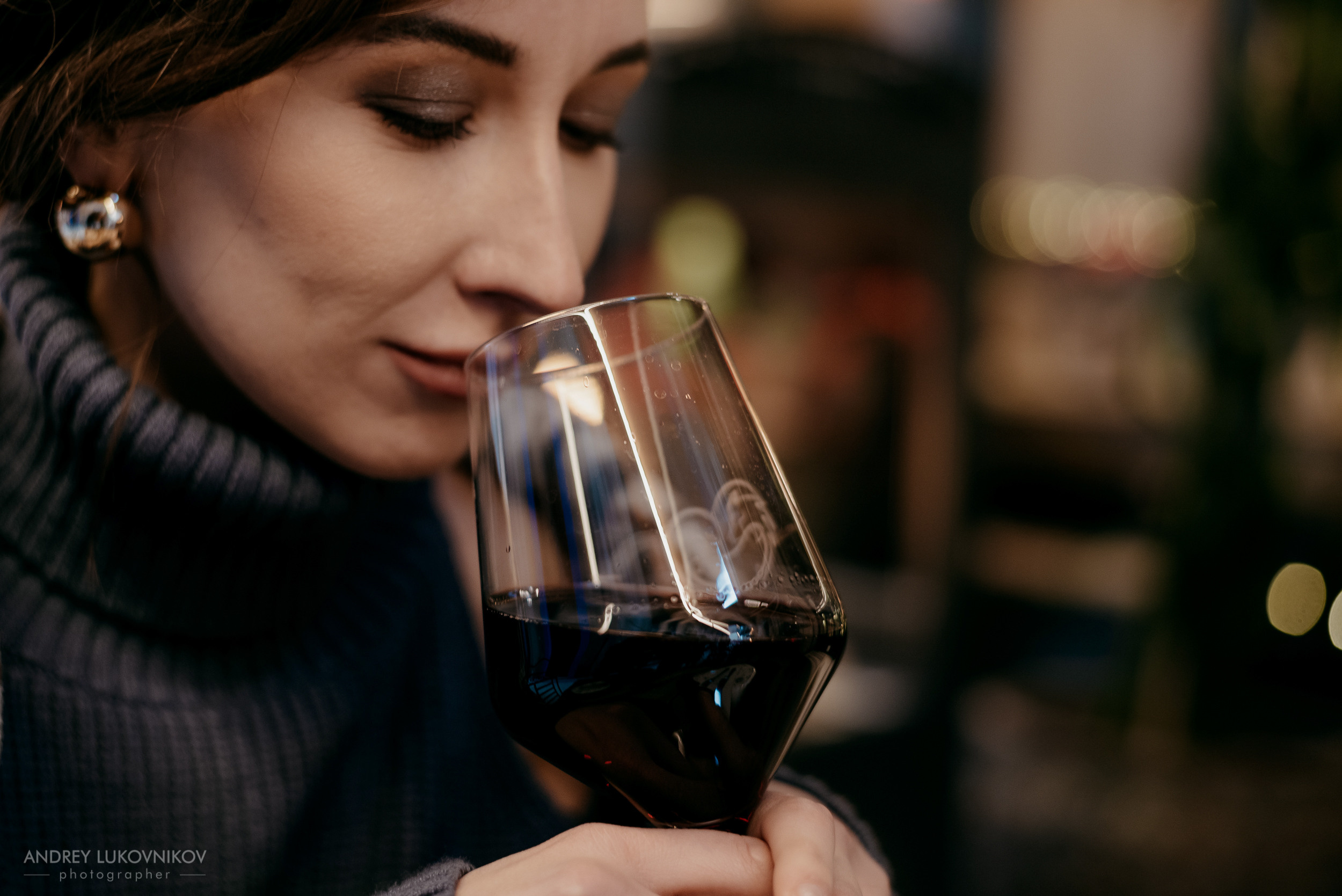 A stylized photo walk through the old town of Alicante