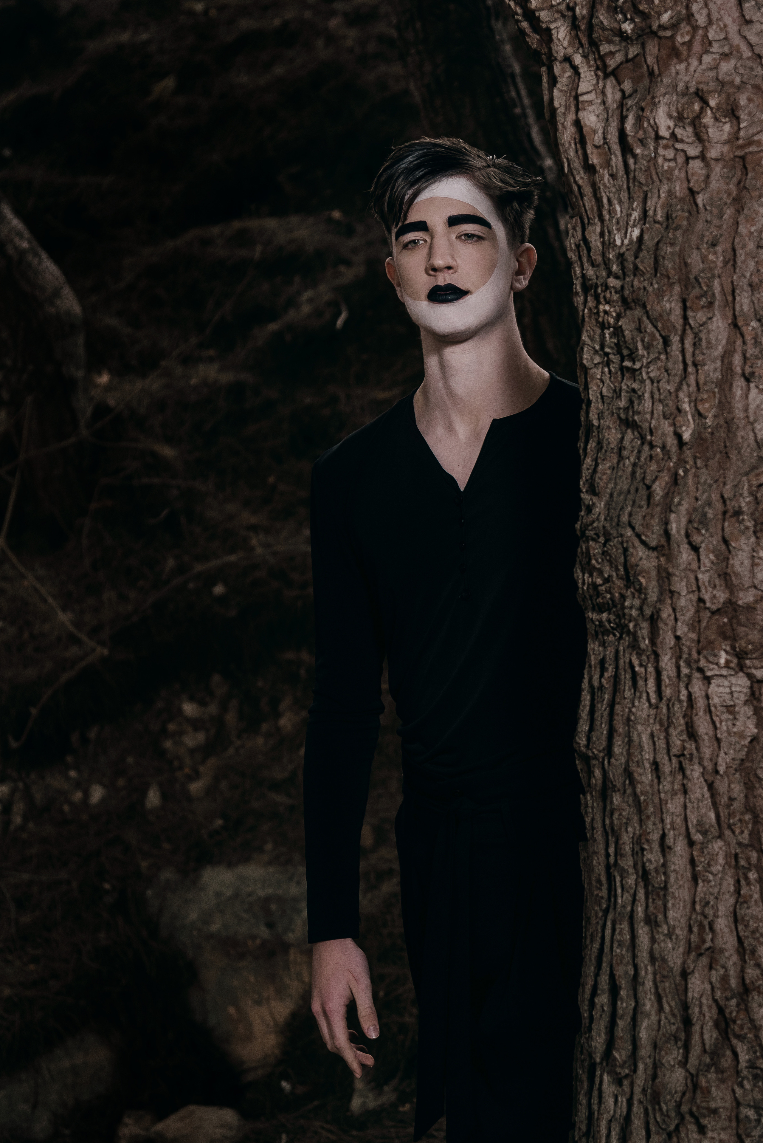 Dancing sorrow in the forest