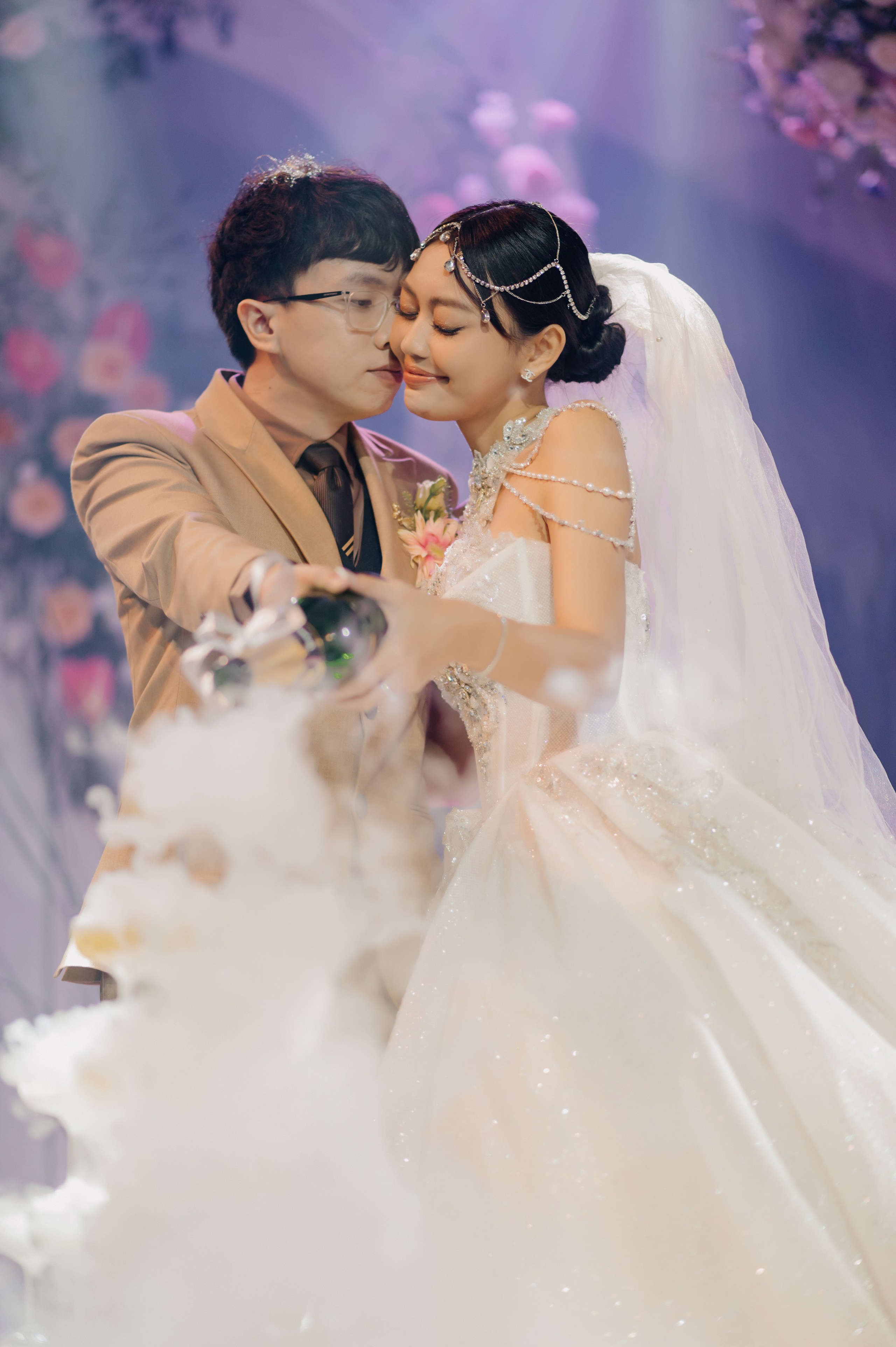 KHANG & QUYEN / Lavela Hotel. Saigon Wedding Present | Art Beyond Moments