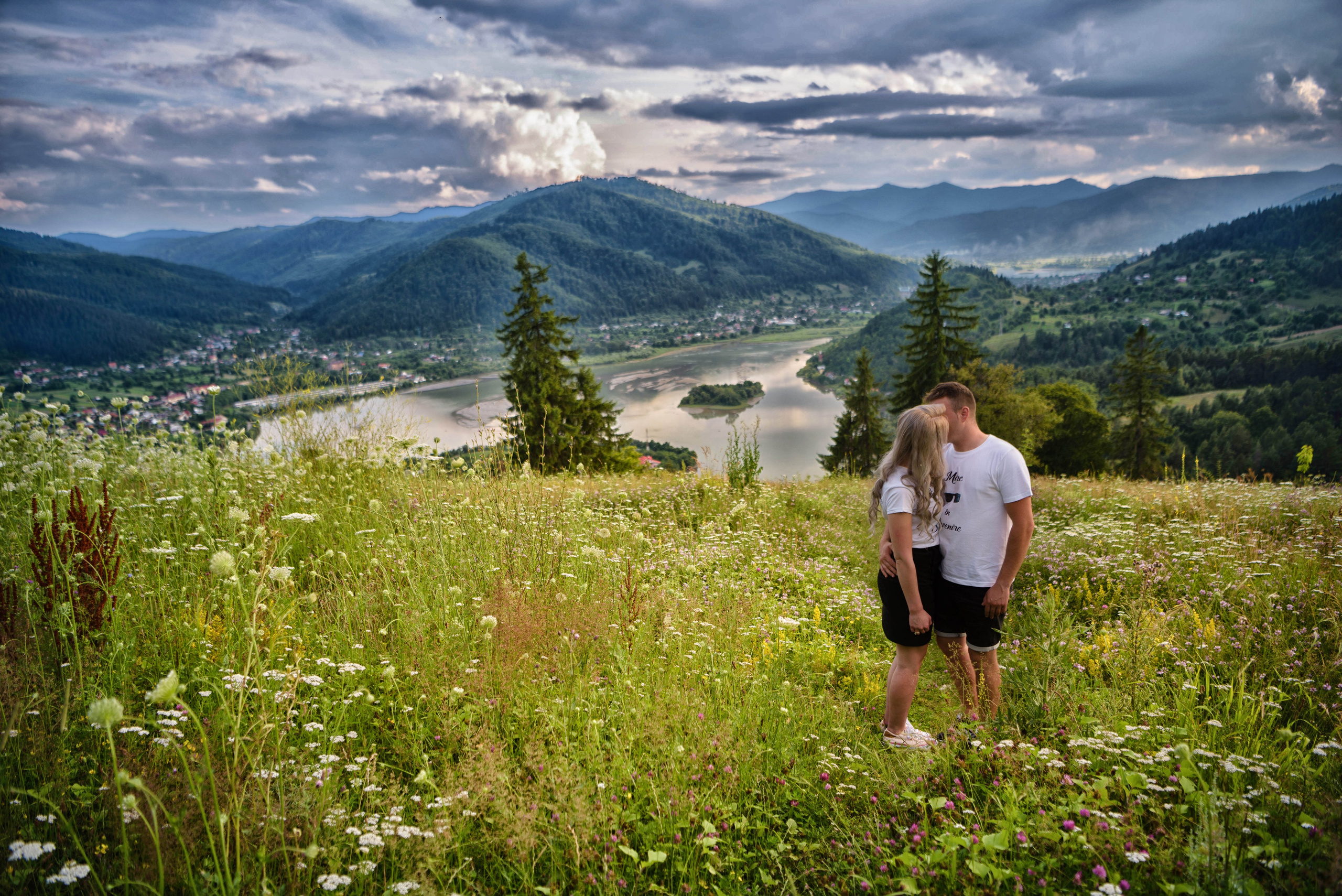 Save The Date – Emoție și anticipare. Fotograf de nuntă, corporate, botezuri, majorate și aniversări Roman, Lucaci Cornel