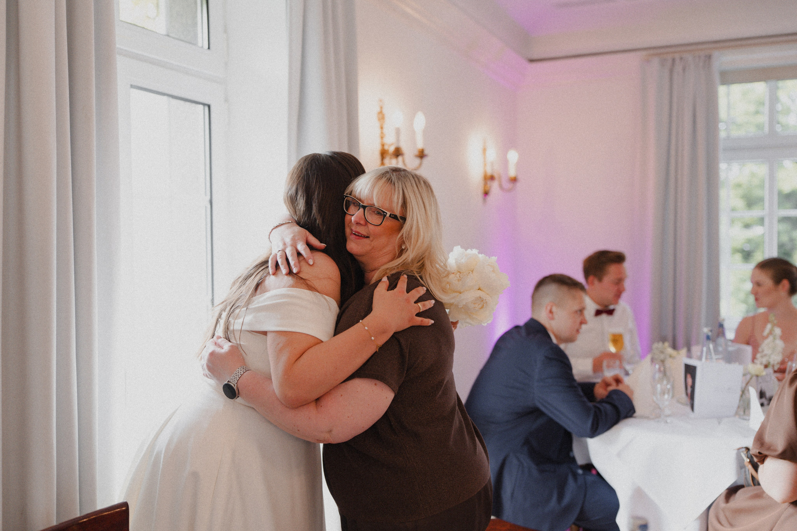 Jessica & Felix I Gesellschaft Harmonie Bochum. Hochzeitsfotografin Bochum | Halyna Reiche Fotografie NRW