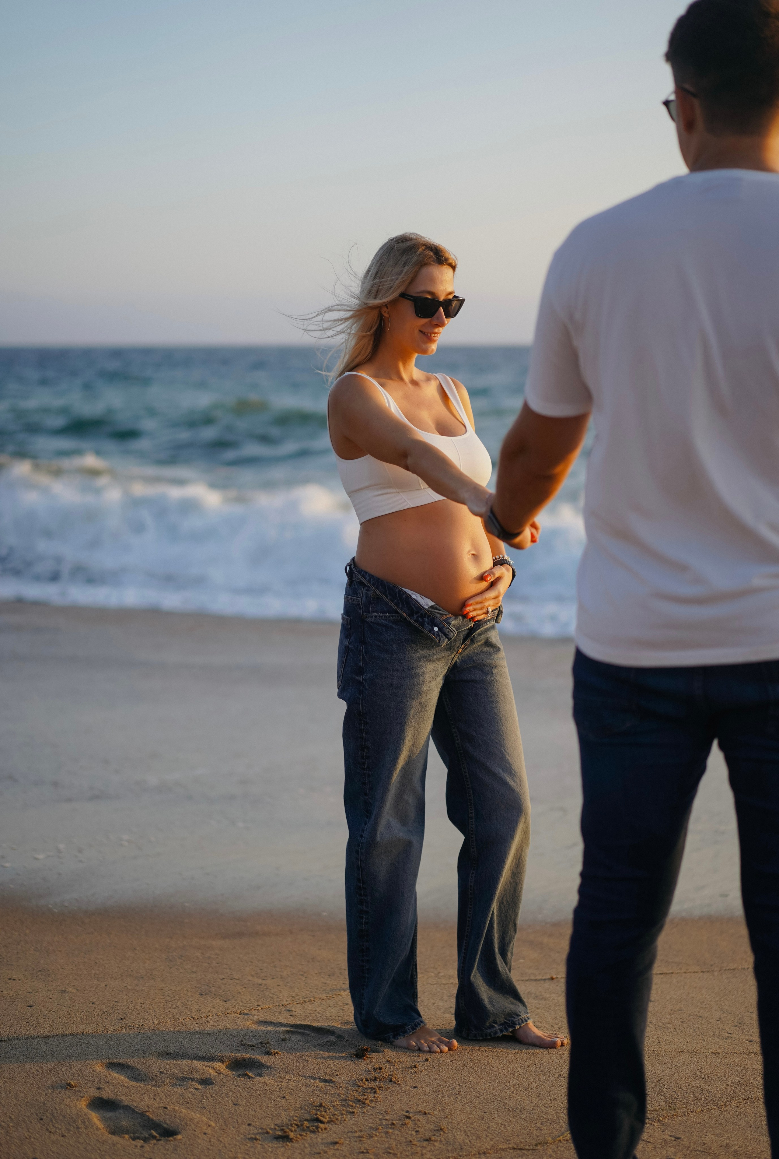 Santa Monica Family photographer. Los Angeles family photographer. Family photography. Family photoshoot. Maternity photoshoot. Beach family photoshoot. Home family photoshoot. Maternity beach photoshoot. Family holiday photoshoot. Family photographer. Photographer for families