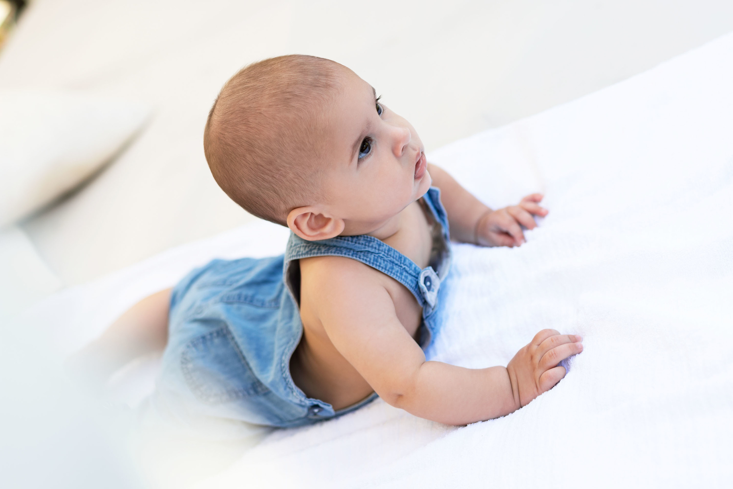 תינוקות מגיל חודשיים. צילומי הריון, ניו בורן, גיל שנה בראשון לציון -Jenya Rosso Photography