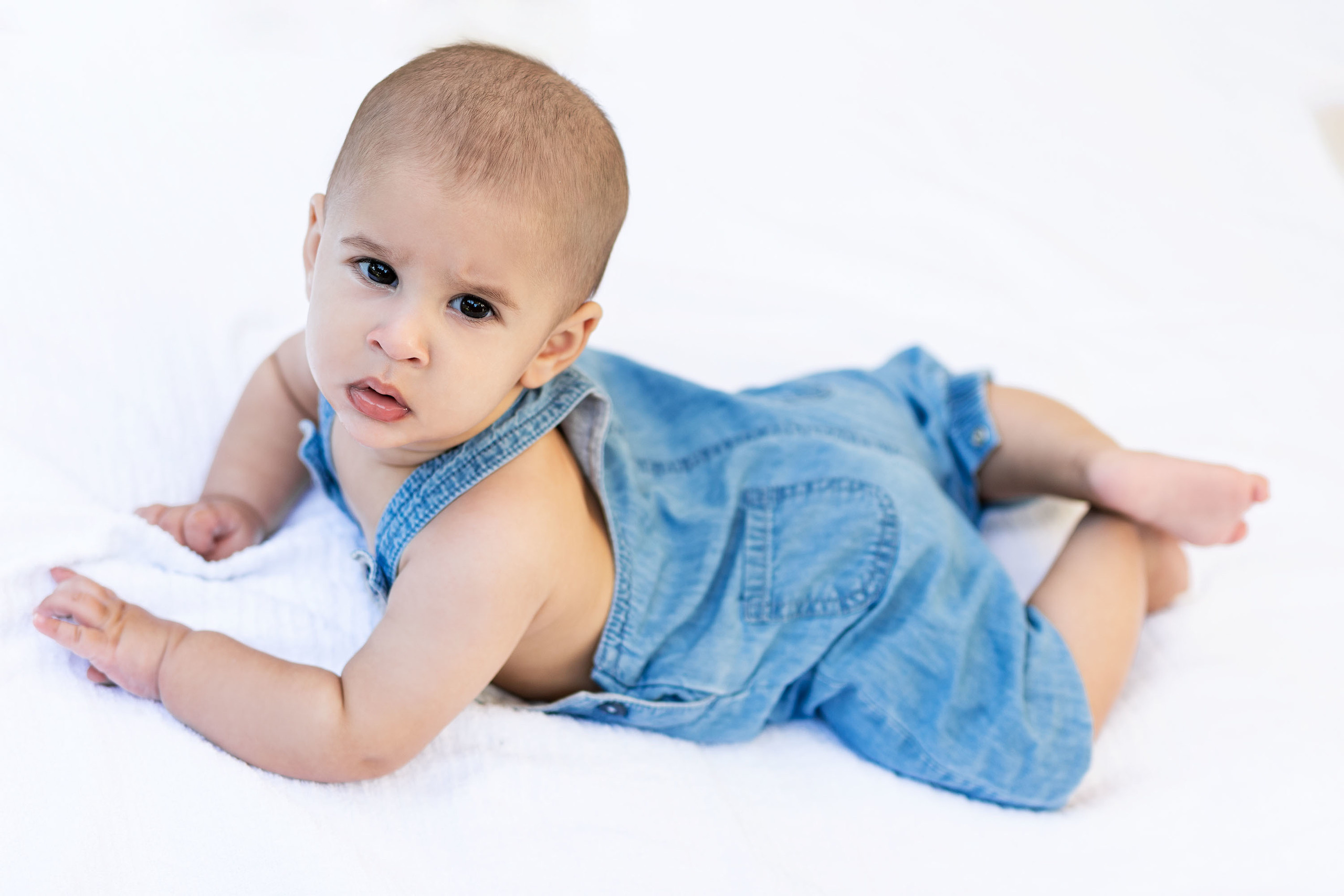 תינוקות מגיל חודשיים. צילומי הריון, ניו בורן, גיל שנה בראשון לציון -Jenya Rosso Photography