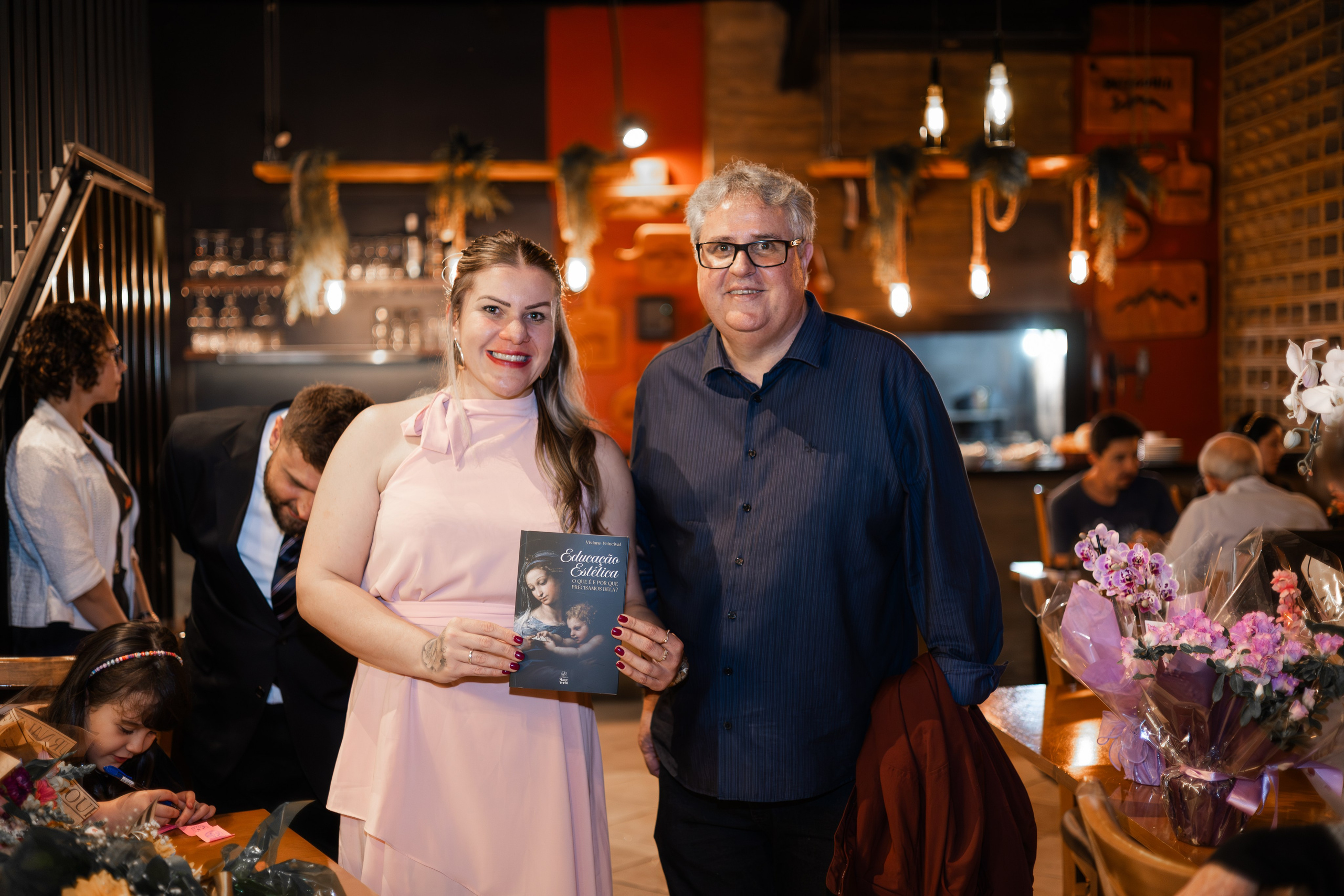 Lançamento de Livro Vivi Princival