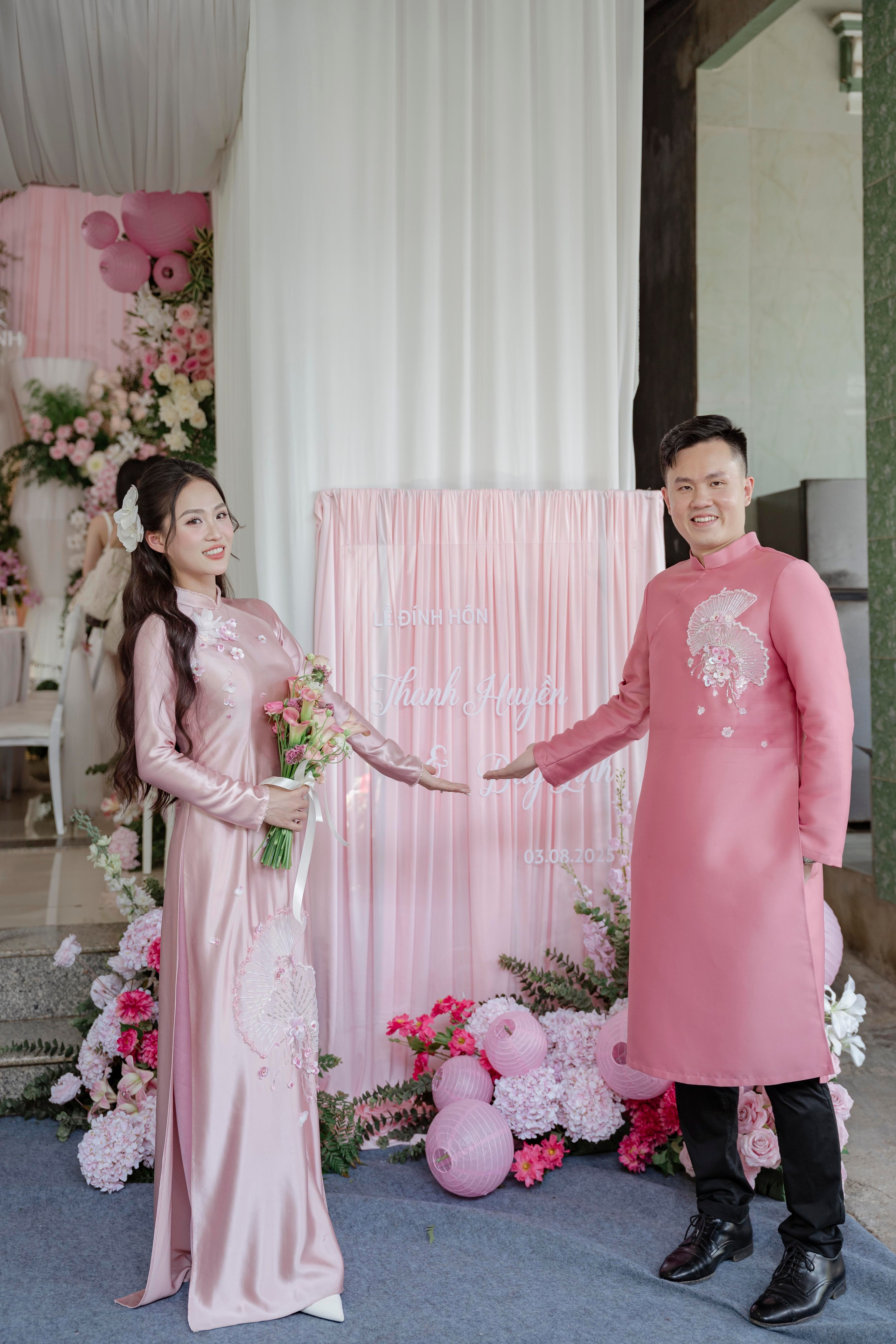 LINH & HUYEN. WEDDING PHOTOGRAPHER IN VIETNAM