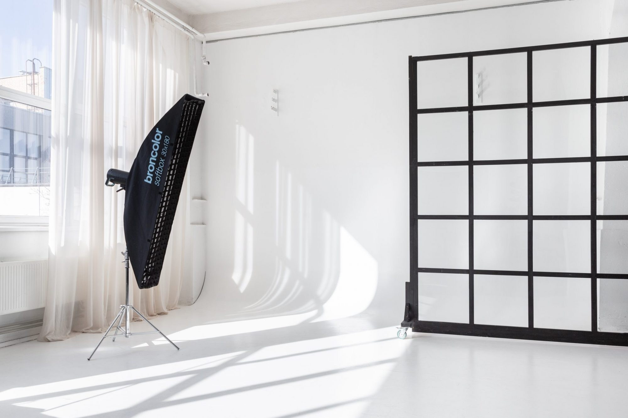 Nuomojamos Fotostudijos Vilniuje. Framed by Evelina | Vestuvių fotografė