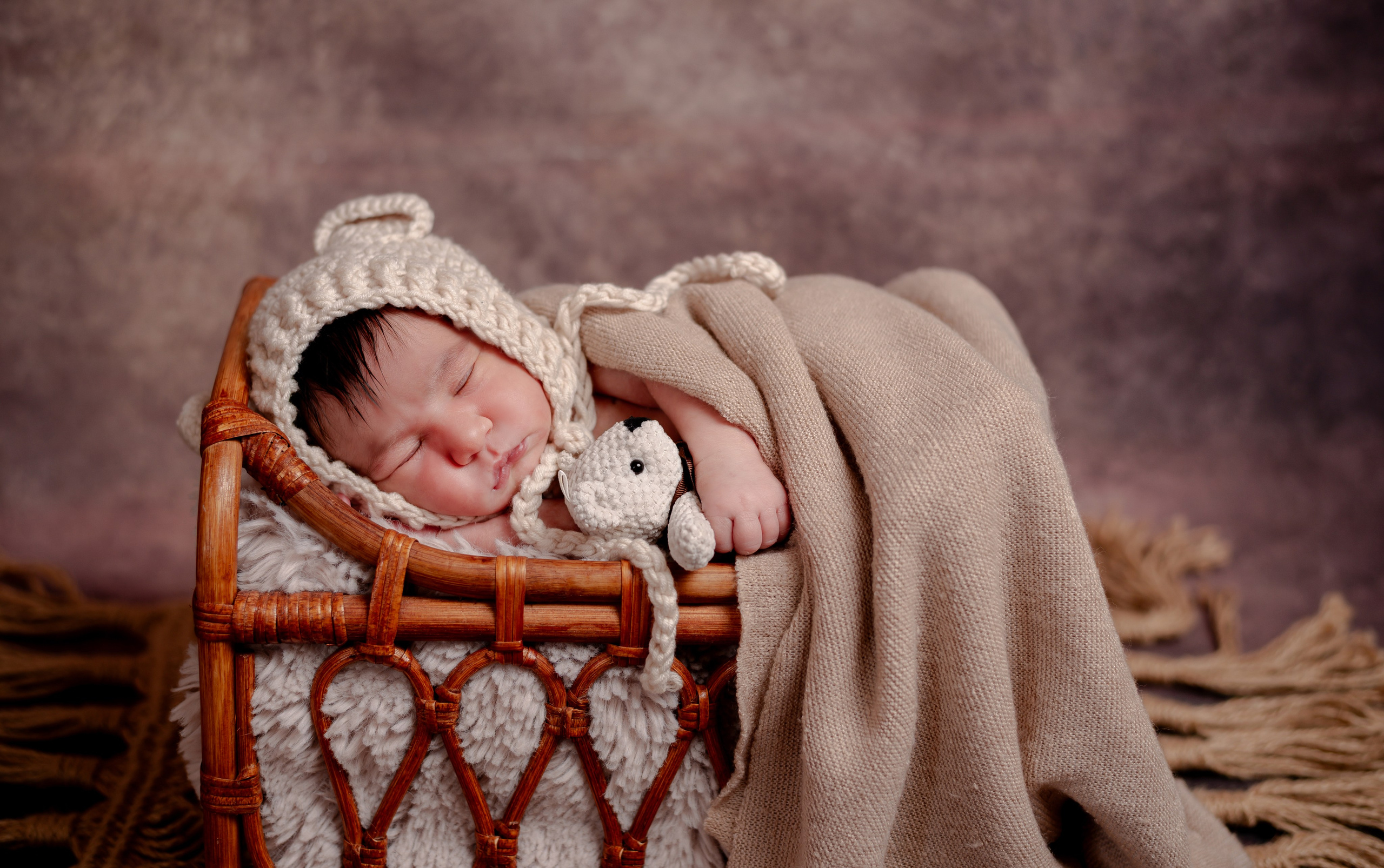 Newborn Photoshoot. Professional Photograher, Antwerpen/Belgium