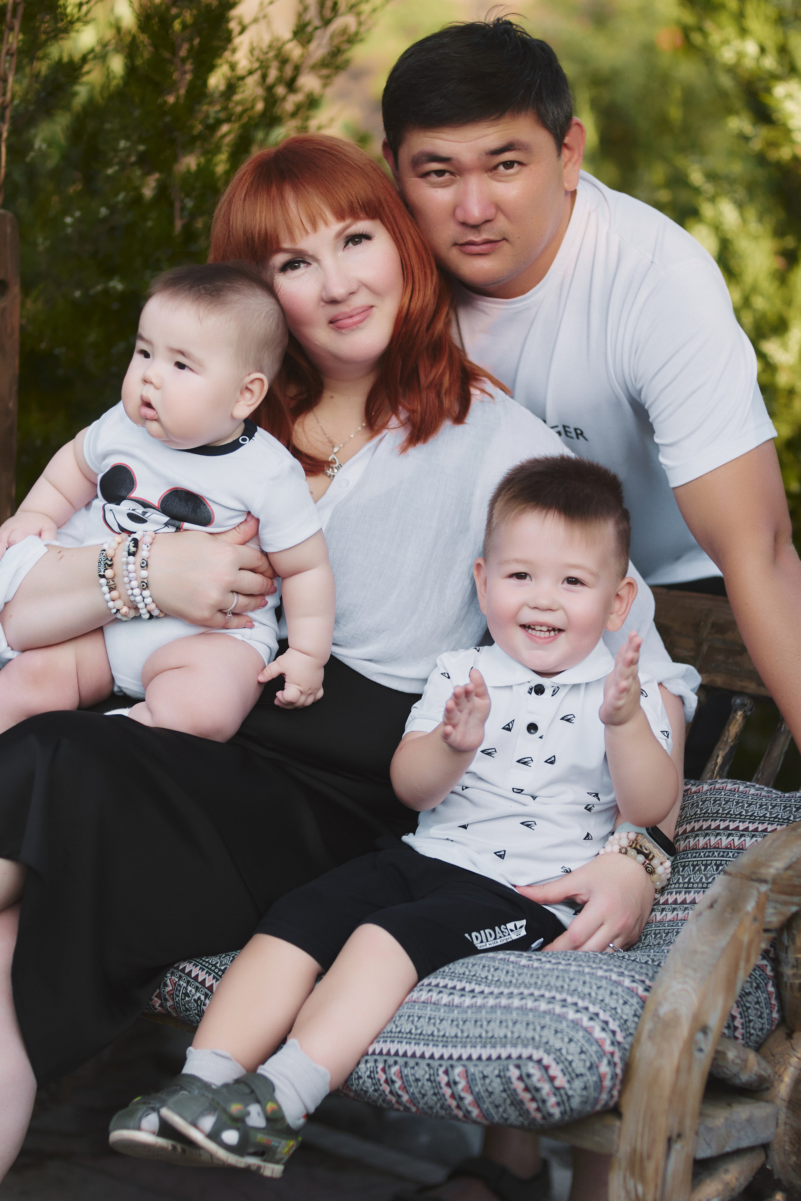 Большая Семейная Фотосессия Вартанова – Ваш Семейный Фотограф в Бишкек. Валерия Вартанова. Фотограф