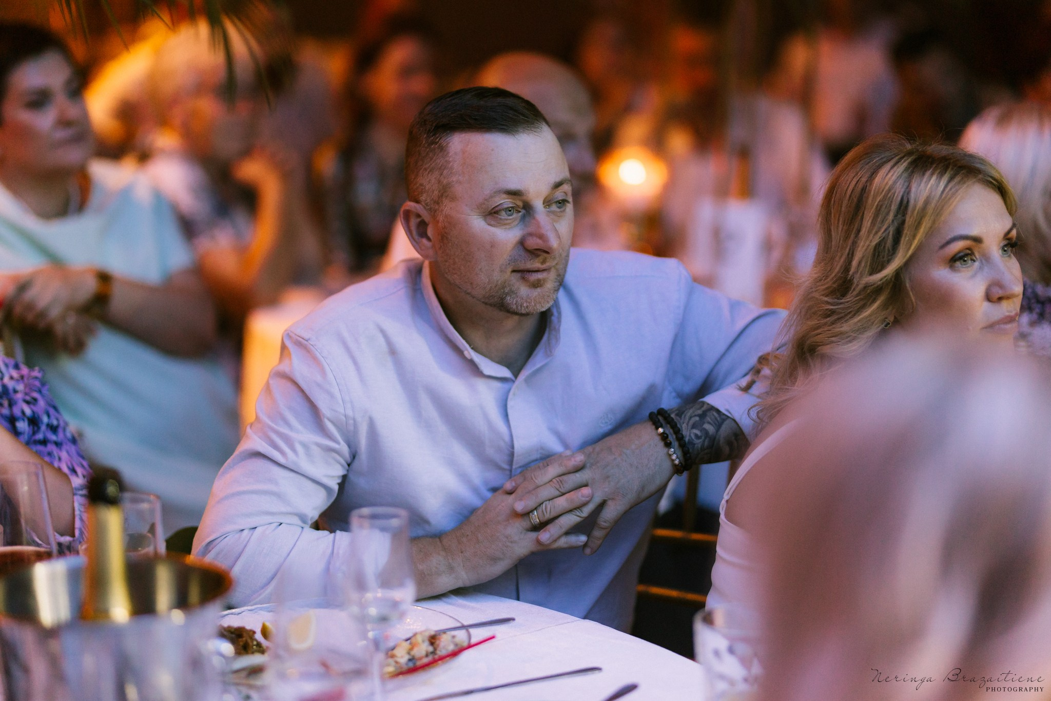 Vestuvinė fotosesija Kaune, Vienybės aikštėje, prie Lietuvos banko