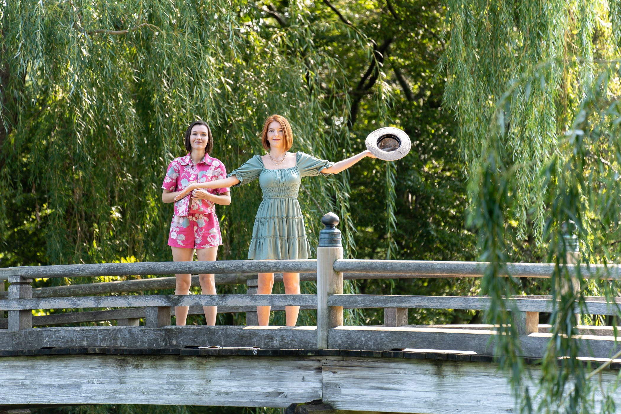 Photo Walk. Sisters. ARTIGO Igor Rudyi Art Photography