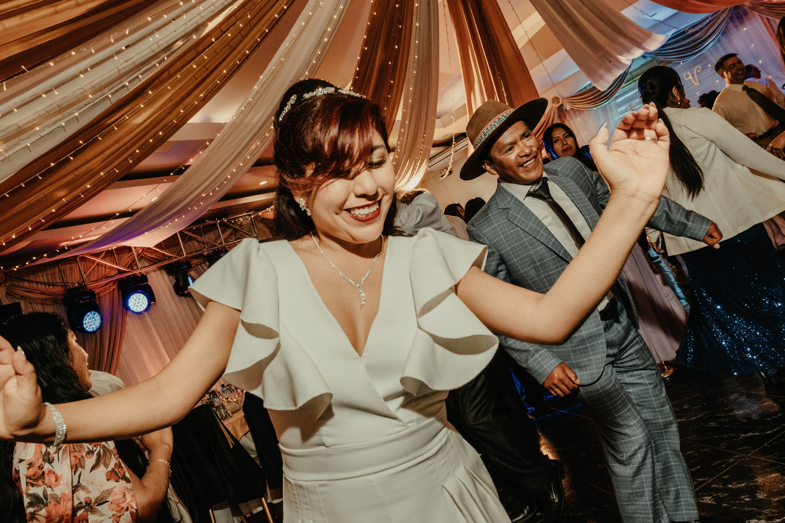 VANESSA + FRANKLIN BODA RELIGIOSA. Studio KVTA | Fotografía y Video de Bodas en Arequipa
