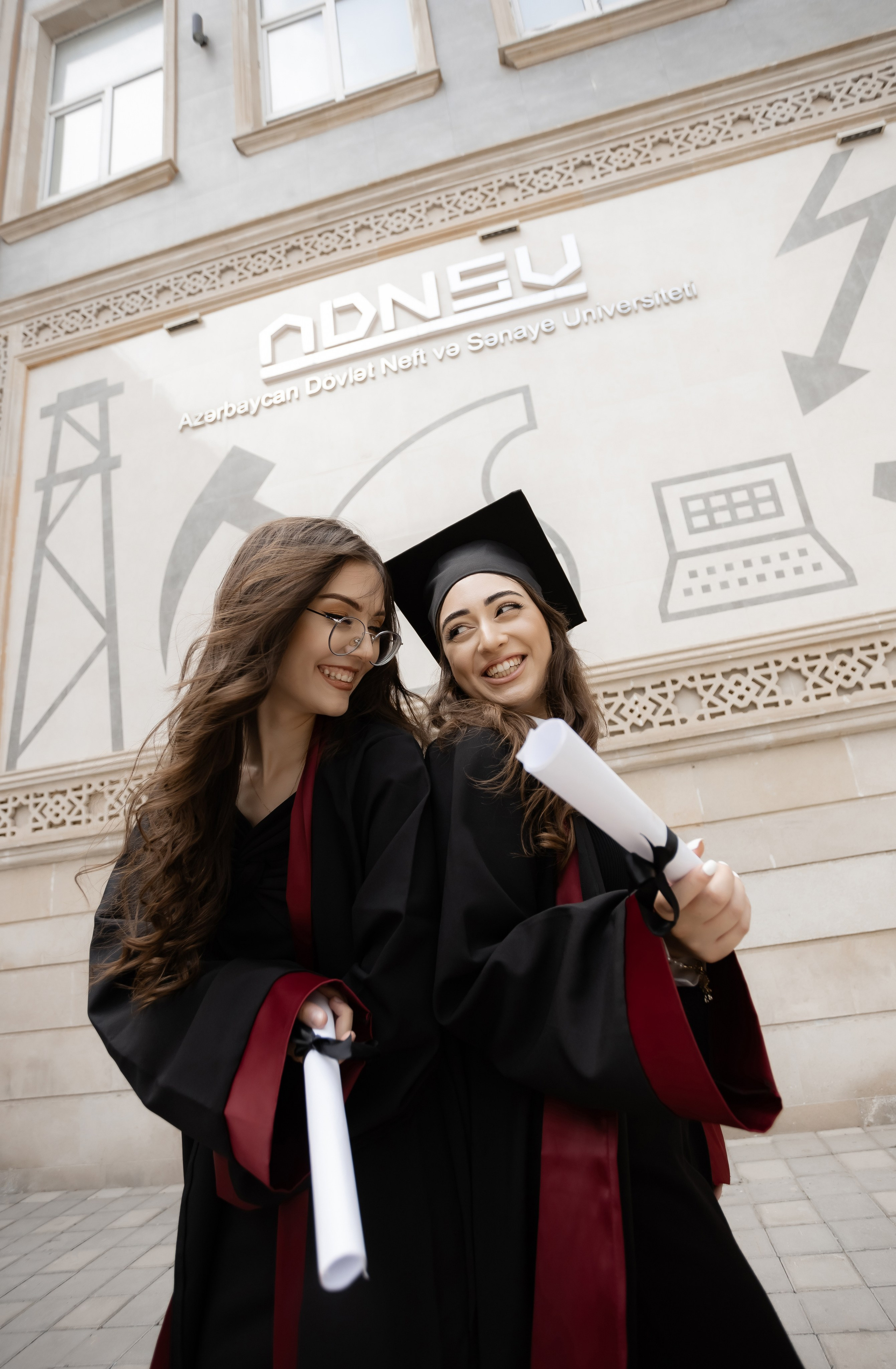 Premium mezun xalati, qara mezun geyimi, ag mezun libasi, qirmizi sarfli mezun paltari, mezun aksesuarlar, mezun papaqlari, mezun lentleri, mezun hediyyeleri, mezun fotosessiya geyimleri, mezun cekilisi ucun geyimler, mezun tedbirleri ucun aksesuarlar, mezun geyimlerinin icare ve satisi, premium mezun libaslari, mezun geyimleri online sifaris, mezun geyimleri Bakida, mezun geyimleri qiymetleri, mezun geyimleri modelleri, Mezun cekilisi, mezun fotosessiyasi, mezun cekilisi ucun geyimler, mezun mantiyasi cekilisi, mezun fotosessiya ideyalari, mezun gunu fotosessiya, mezun xatireleri, mezun papaqlari ile fotosessiya, mezun lentleri ile cekilis, ferdi mezun fotosessiyasi, qrup mezun cekilisi, mezun fotosessiya mekani, mezun ucun ideal cekilis fonlari, mezun fotosessiya aksesuarlari, mezun albomu sekilleri, mezun cekilisi poza ideyalari, universitet mezun fotosessiyasi, kollektiv mezun fotosessiyasi, mezun xalatlari ile cekilis, mezun mantiyasi fotosessiyasi, mezun geyimleri ile professional cekilis, mezun tebrik fotosessiyasi, en yeni mezun cekilis trendləri, mezun fotosessiya xidmetleri, premium mezun cekilisi, mezun cekilisi ucun dekorlar, mezun fotosessiyasi aksesuarlar, mezun gunu en gozel fotolar, mezun cekilisi fotostudiya, bakida mezun fotosessiyasi, xaricde mezun cekilisi, mezun gunune ozel cekilis,Məzun mantiyaları, eksklüziv məzun geyimləri, ağ və qara məzun libasları, məzun üçün xüsusi şarf modelləri, məzun papağı və aksesuarları, fərdi dizayn məzun geyimləri, məzun tədbiri üçün ən yaxşı seçimlər, məzun fotosessiyası üçün ideal libaslar, məzun mərasimi geyimləri, keyfiyyətli məzun mantiyası, rahat və şık məzun geyimləri, məzun üçün lent və tac modelləri, məzun simvolik medalları, icarəyə verilən məzun libasları, məzun geyimlərinin sərfəli qiymətləri, onlayn məzun geyimi sifarişi, məzun paltarı mağazası, dəbli məzun geyimləri, premium məzun mantiyalarının satışı, universitet məzunları üçün mantiyalar, kollektiv məzun geyimləri, məktəb məzunları üçün geyimlər, diplom mərasimi üçün geyimlər, fərqli rəngdə məzun libasları, ən yeni məzun geyimləri, rahat və premium məzun geyimi seçimləri, Bakıda məzun geyimi mağazası, məzun üçün ən yaxşı libaslar