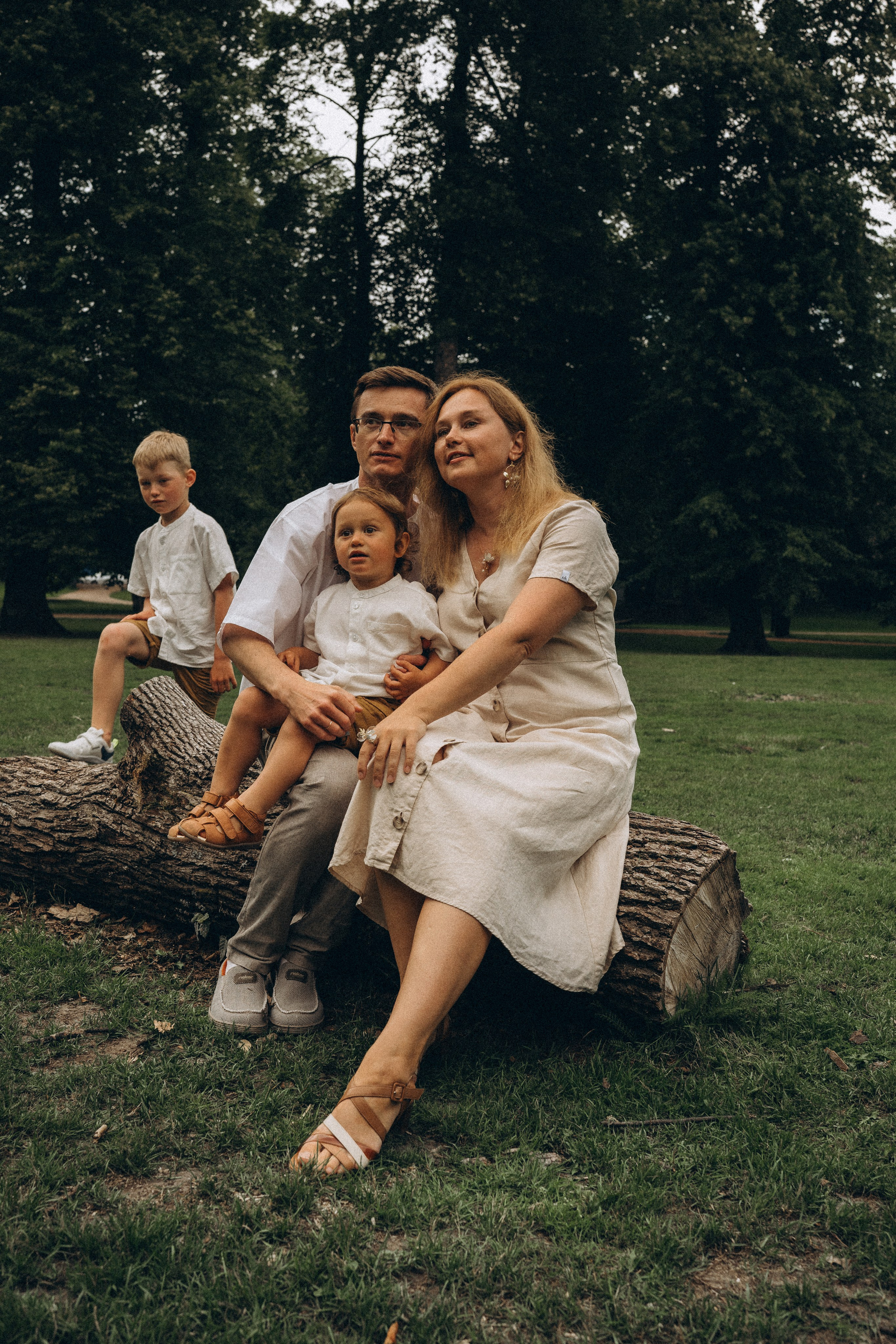 Kaivopuisto. Wedding and potrait photographer in Helsinki Vickan O