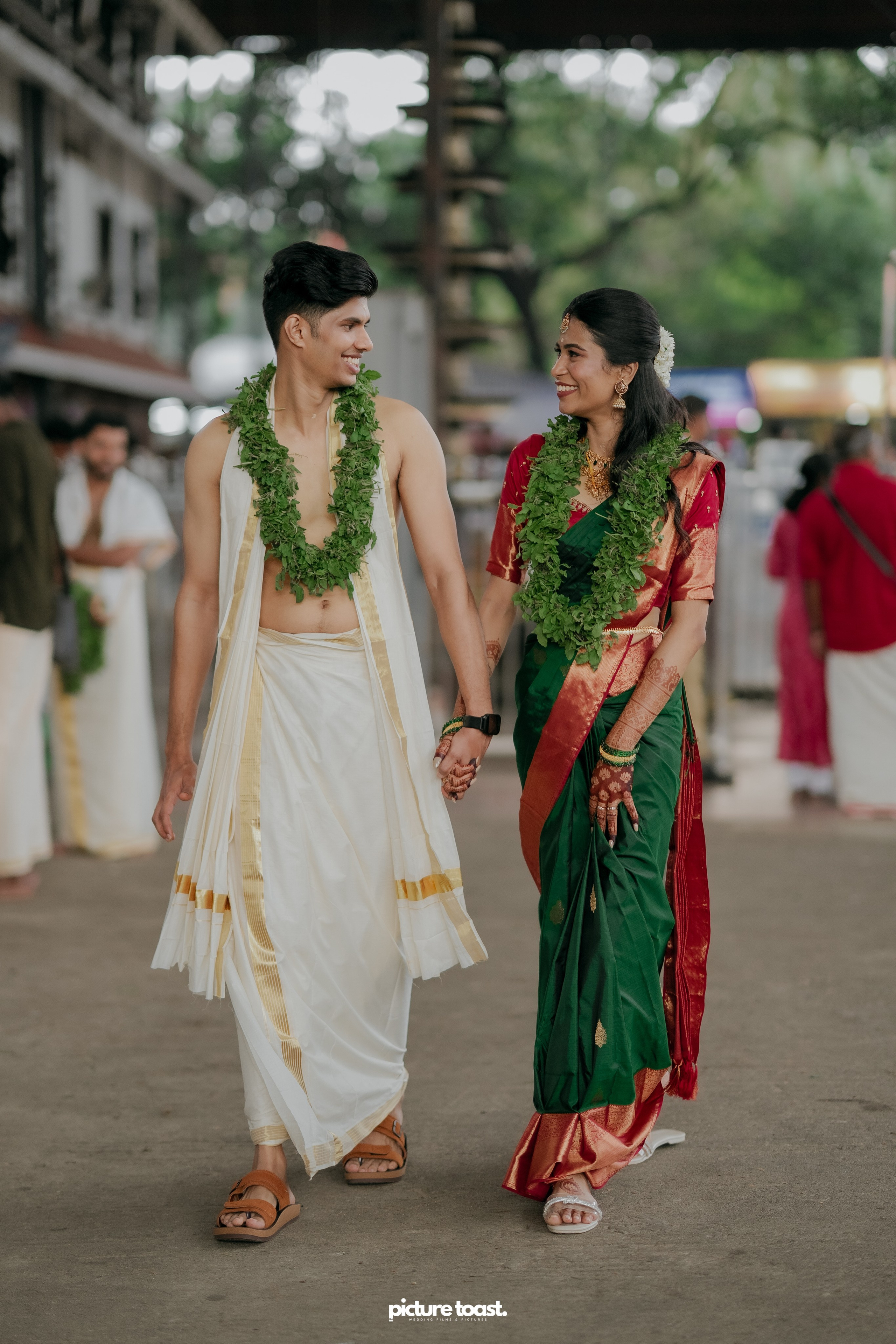 Guruvayur Wedding Ft. Athira & Abilash. Fine art Wedding Photographers in India & Canada